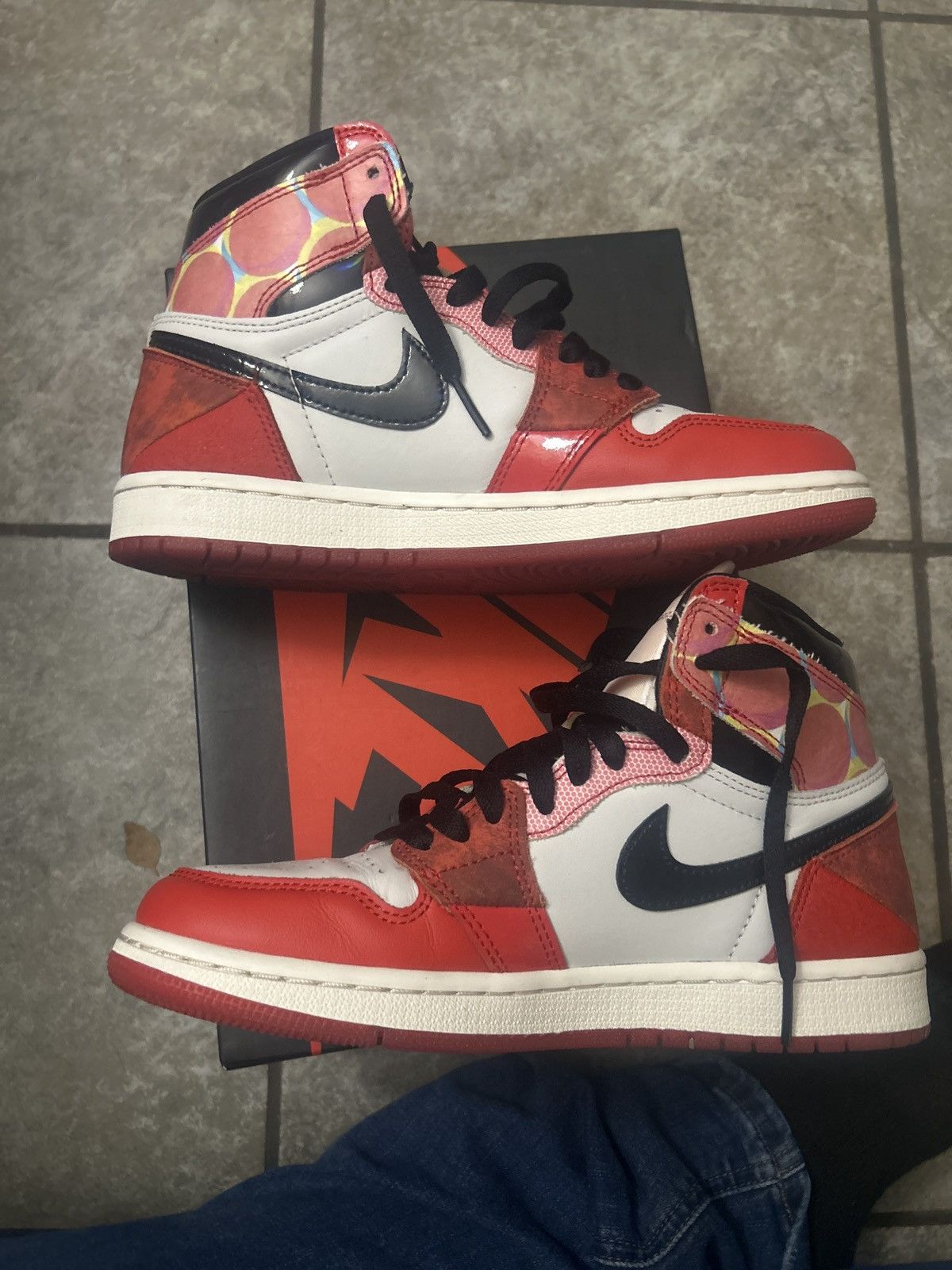 Nike Jordan 1 Spider verse 6.5y/8W Size US 6.5 / EU 39-40 - 7 Thumbnail