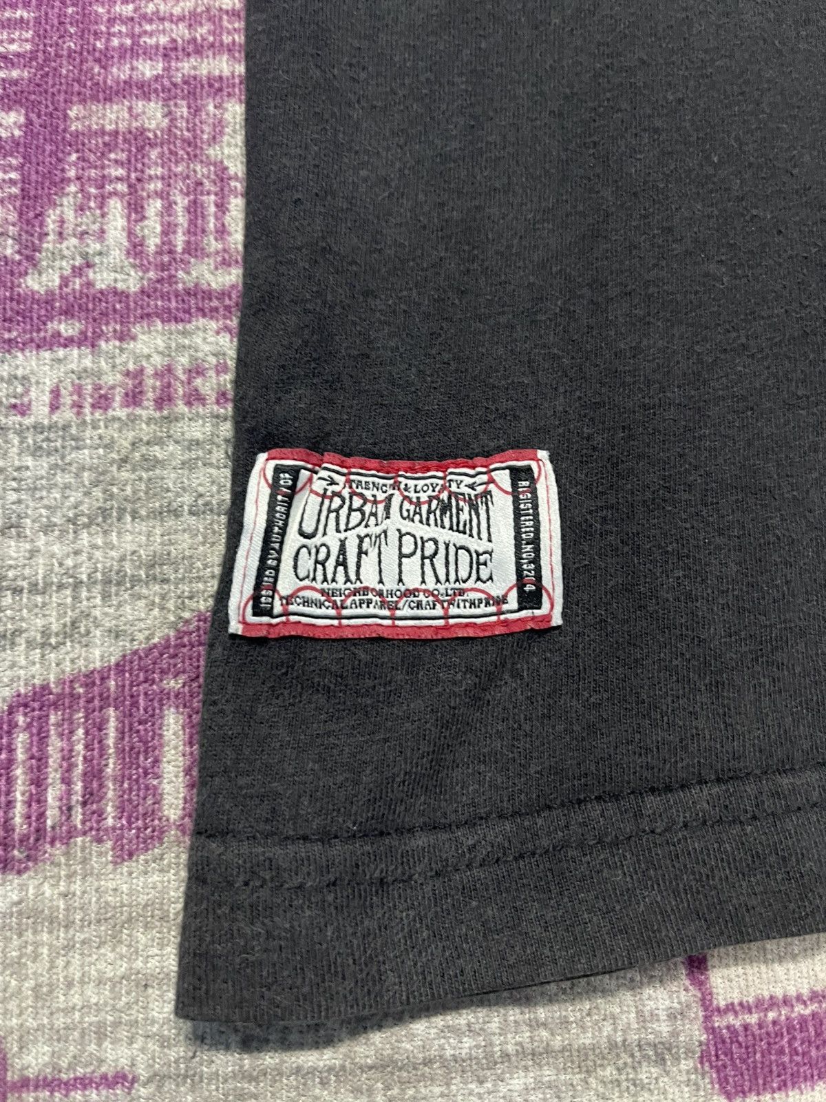 Neighborhood VINTAGE NEIGHBORHOOD X KAWS ORIGINAL FAKE TEE VERY RARE Size US M / EU 48-50 / 2 - 4 Thumbnail