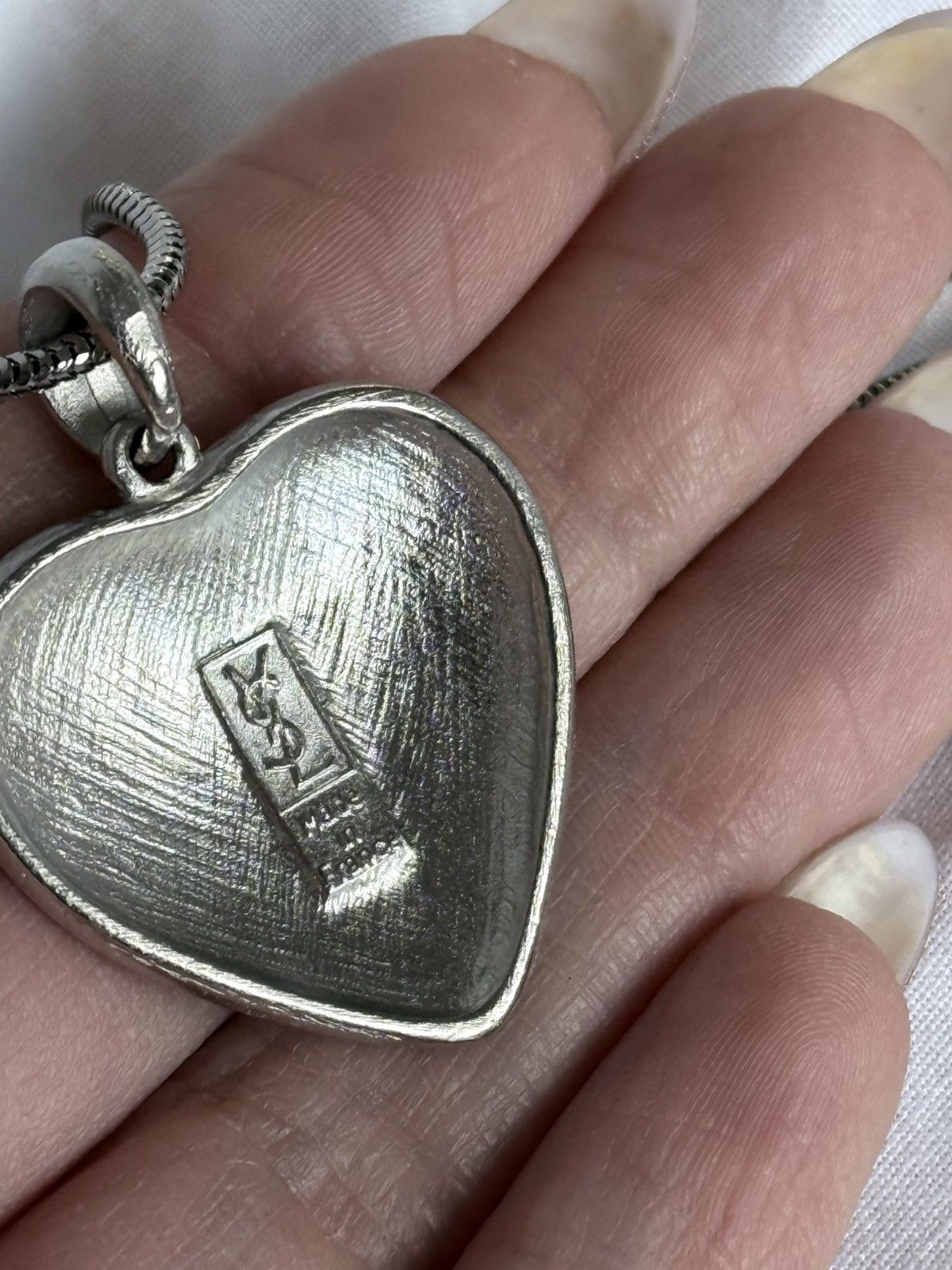 Yves Saint Laurent Yves Saint Laurent YSL Vintage Metal Heart Pendant Necklace Size ONE SIZE - 5 Thumbnail