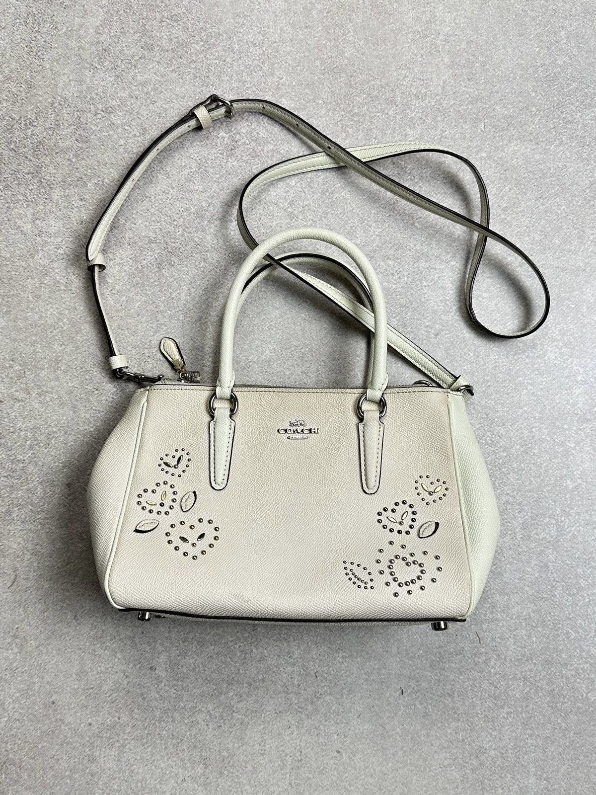 Coach Coach White Leather Shoulder Bag Size ONE SIZE - 1 Thumbnail