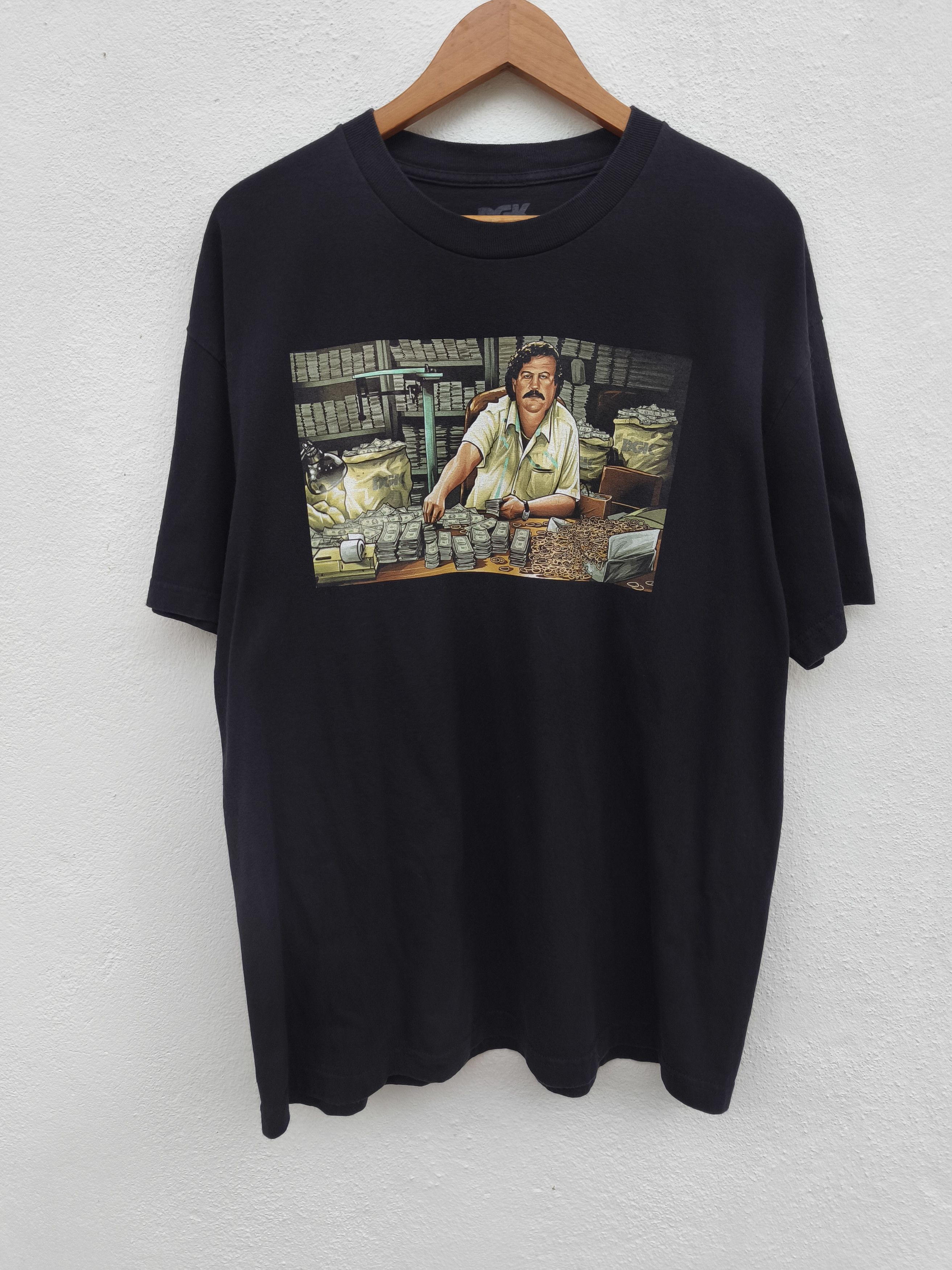 DGK Pablo Escobar Drug Dealer tees Size US L / EU 52-54 / 3 - 2 Thumbnail