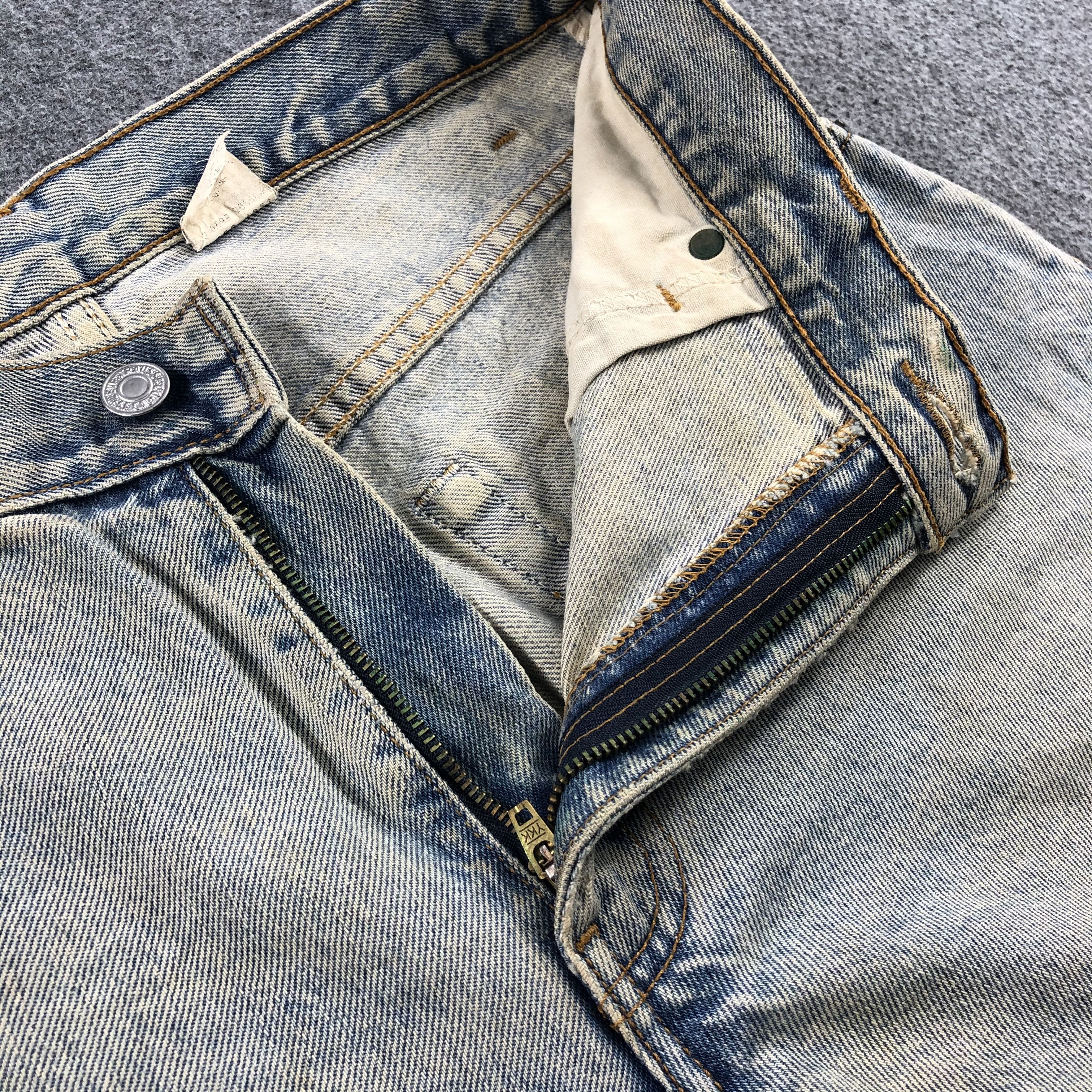 Levi's Vintage 90s Light Wash Levis 560 Jeans-J1499 Size US 30 / EU 46 - 11 Thumbnail