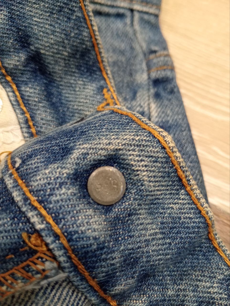 Levi's Vintage Clothing VINTAGE LEVI'S ORANGE TAB BLEACH FLARED JEANS Size US 33 - 6 Thumbnail