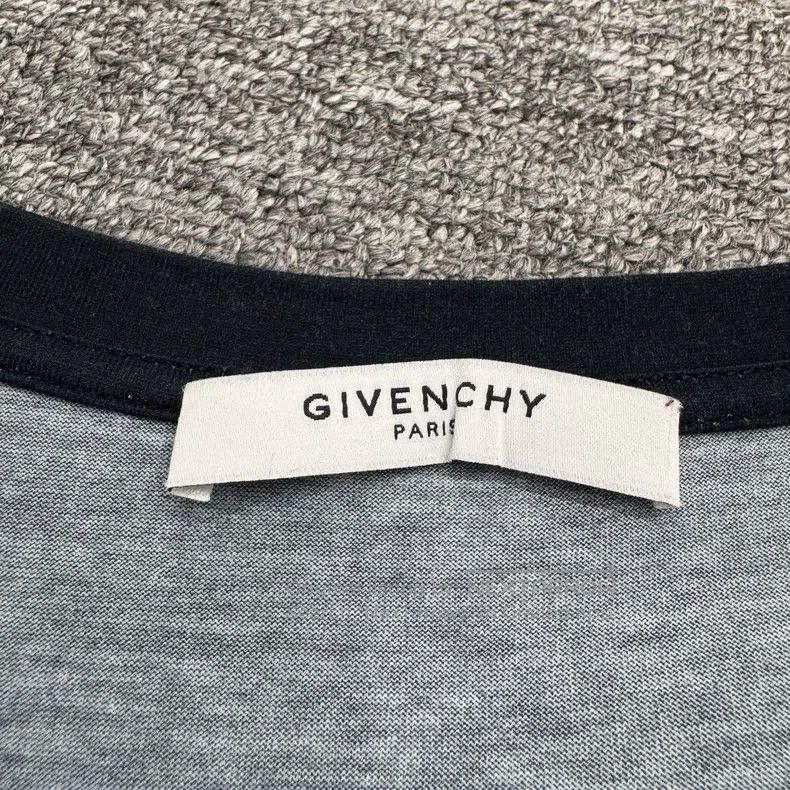 Givenchy Givenchy Madonna Baby Short Sleeve Size: S Size US S / EU 44-46 / 1 - 2 Thumbnail