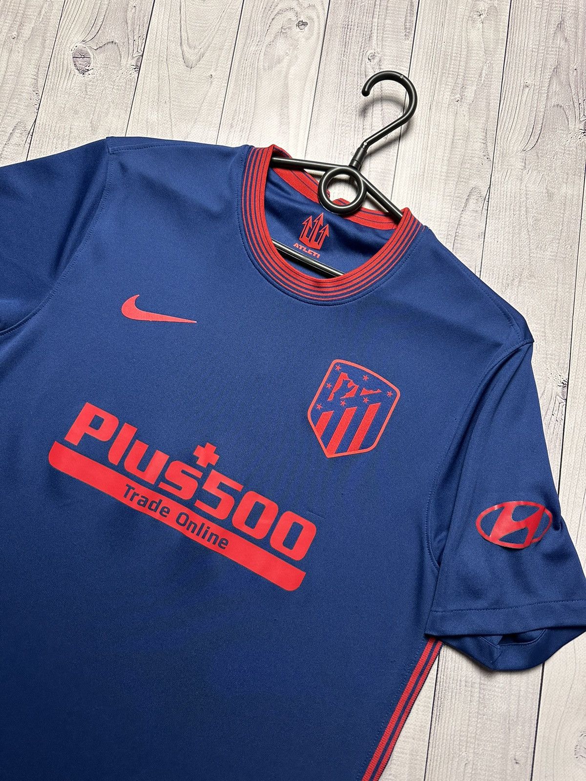 Nike × Vintage Nike Atletico Madrid blue soccer jersey size M blue away Size US M / EU 48-50 / 2 - 3 Thumbnail