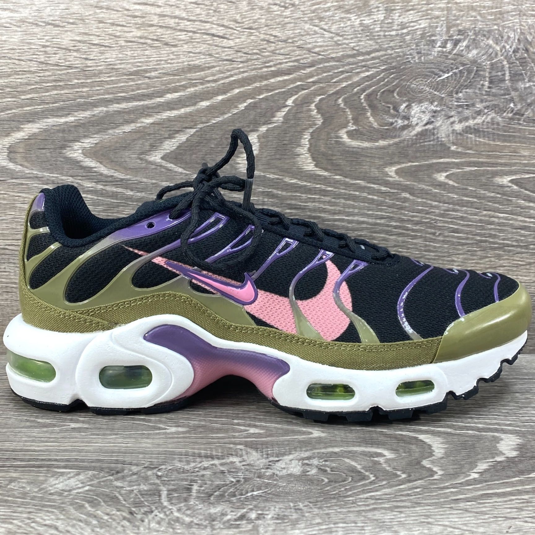 Nike Nike Air Max Plus GS Size 7y Womens 8.5 Purple Black DX3093-001 Sneaker Nike Air Max Plus - No Box Size US 9 / IT 39 - 2 Thumbnail
