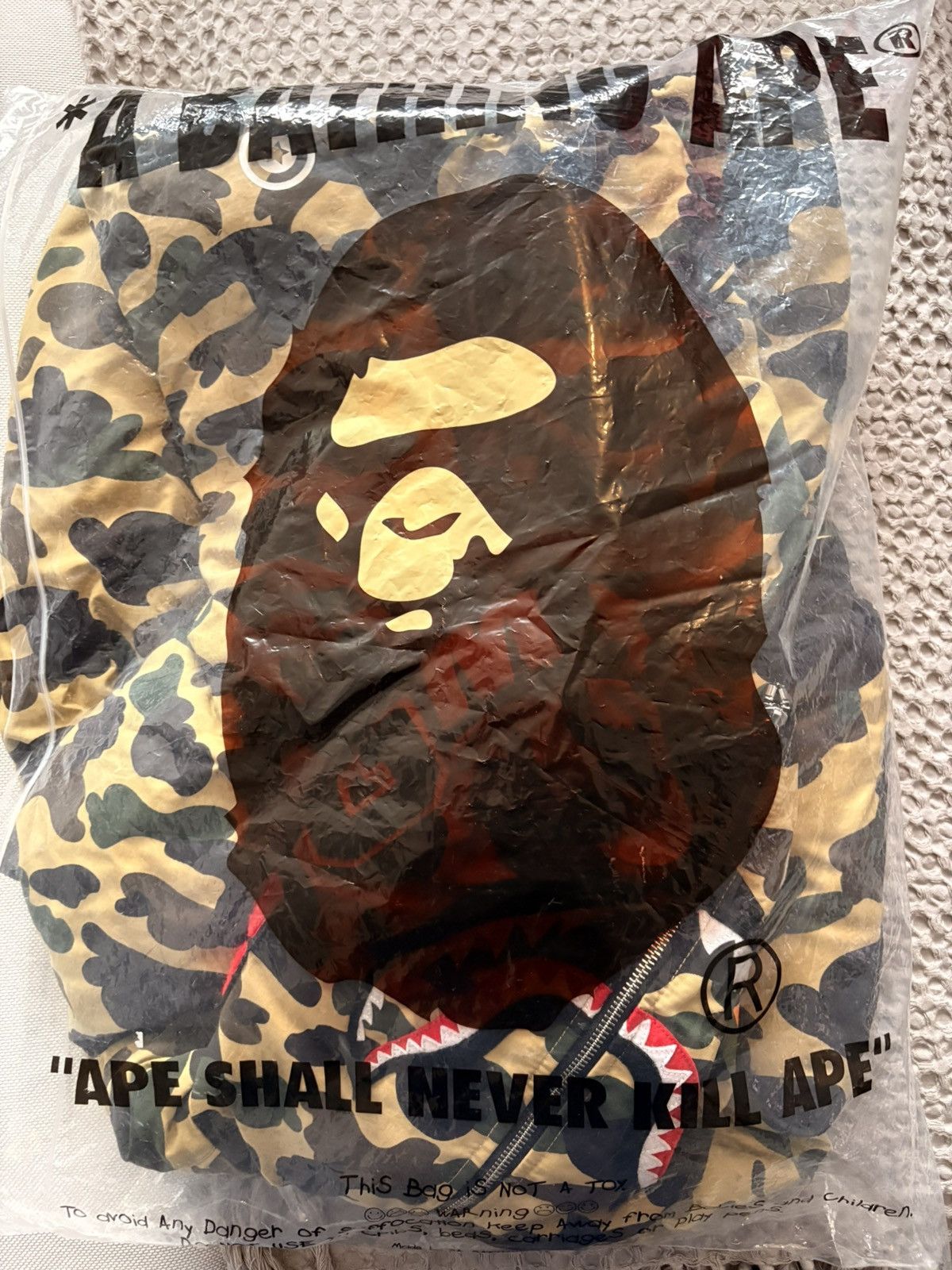 Bape BAPE 1st Camo Shark Down Jacket WGM Yellow OG Camo FW17 Size US XL / EU 56 / 4 - 11 Thumbnail