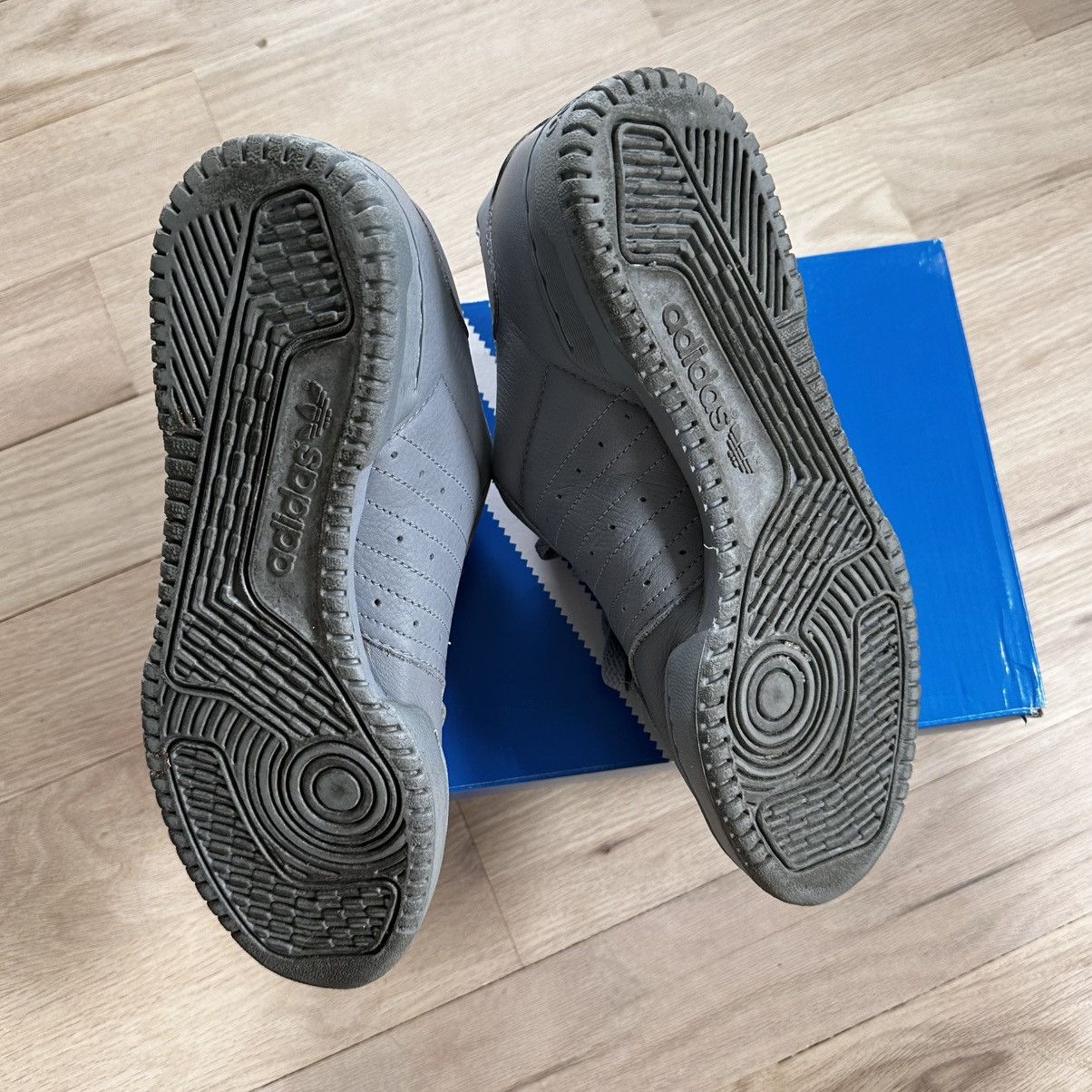 Adidas × Yeezy Adidas Yeezy powerphase Size US 7.5 / EU 40-41 - 6 Thumbnail