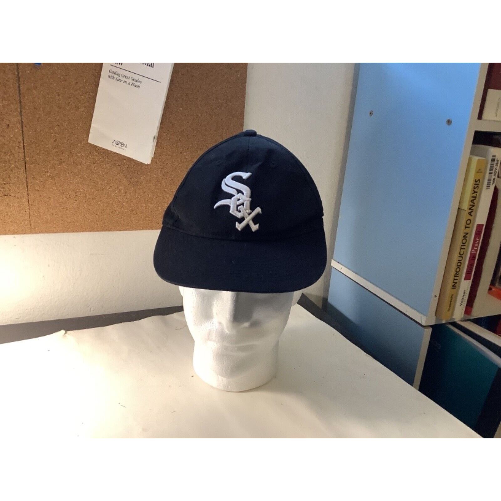 MLB M.L.B. CHICAGO WHITE SOX Hat Cap Youth Size Strapback Size ONE SIZE - 1 Thumbnail