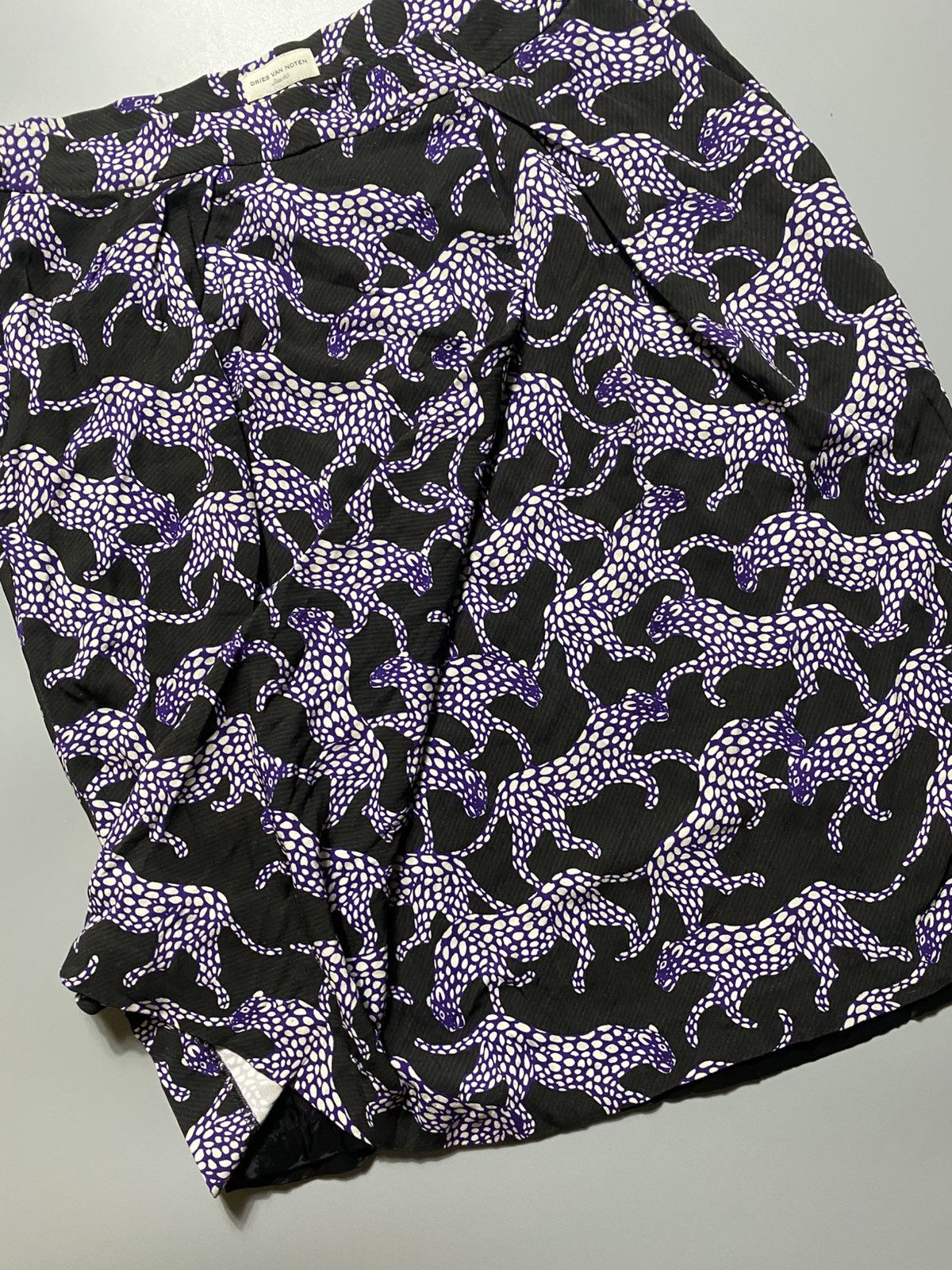 Dries Van Noten DRIES VAN NOTEN ANIMAL PRINT SKIRT Size 27" / US 4 / IT 40 - 4 Thumbnail
