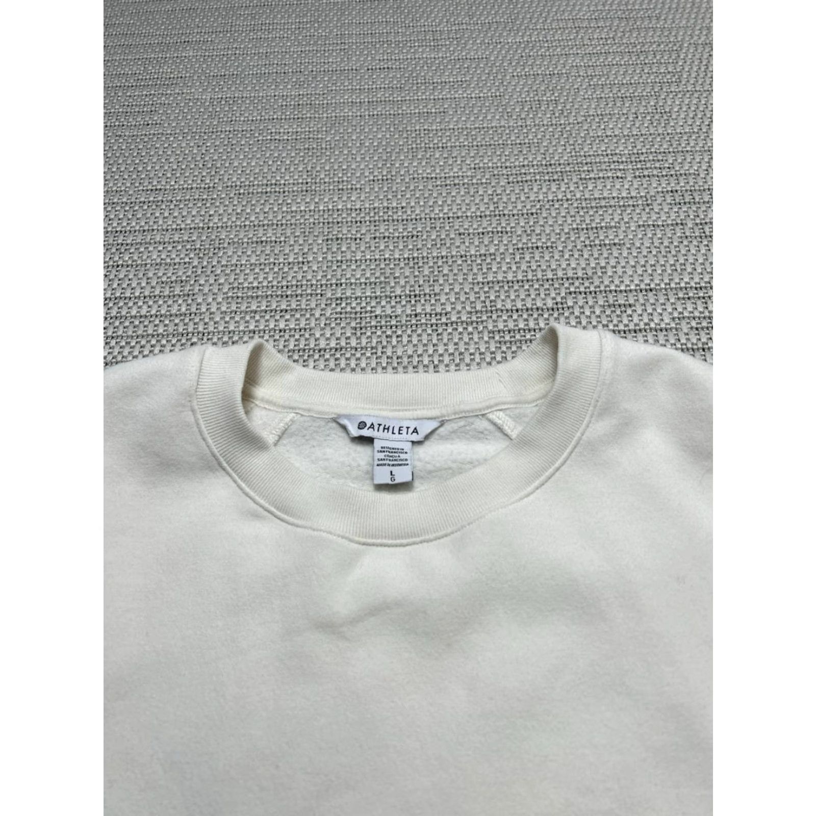 Athleta Athleta Sweatshirt Womens Large White Pullover Size L / US 10 / IT 46 - 2 Thumbnail