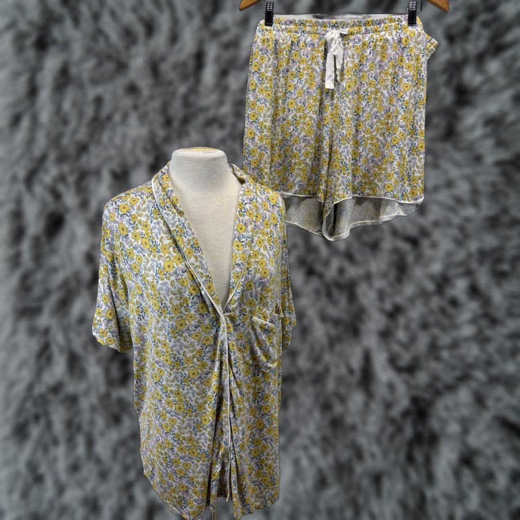 Loft VINTAGE? Wait LOFT is not vintage. So: LOFT Pajama Set | Women's Plus Size 16/18 | Short Sleeve Floral Yellow Rayon Blend 2-Piece Sleepwear Set Size 38" / US 16 / IT 52 - 1 Thumbnail