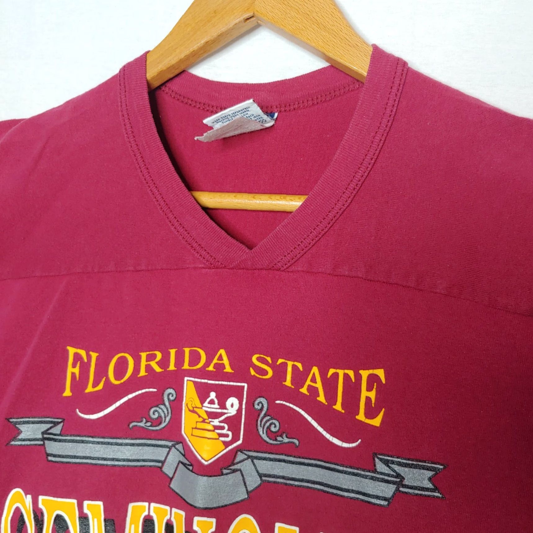 Vintage VINTAGE Bike Florida State University Seminoles Shirt XL Red Single Stitch V-Neck Mens Size US XL / EU 56 / 4 - 4 Thumbnail