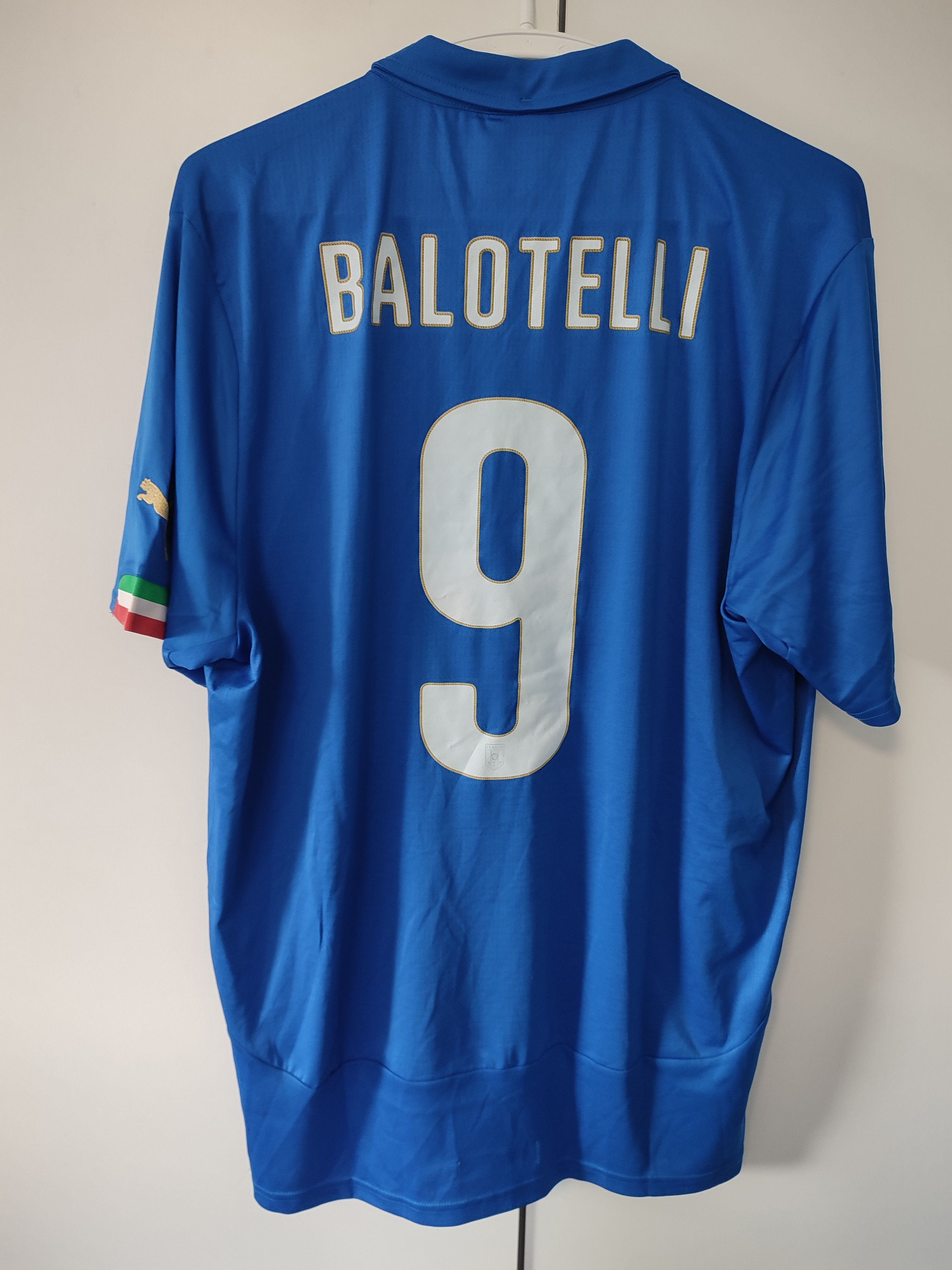 Puma ITALY 2014-15 HOME FOOTBALL Kit SHIRT #9 BALOTELLI Size US XL / EU 56 / 4 - 17 Thumbnail