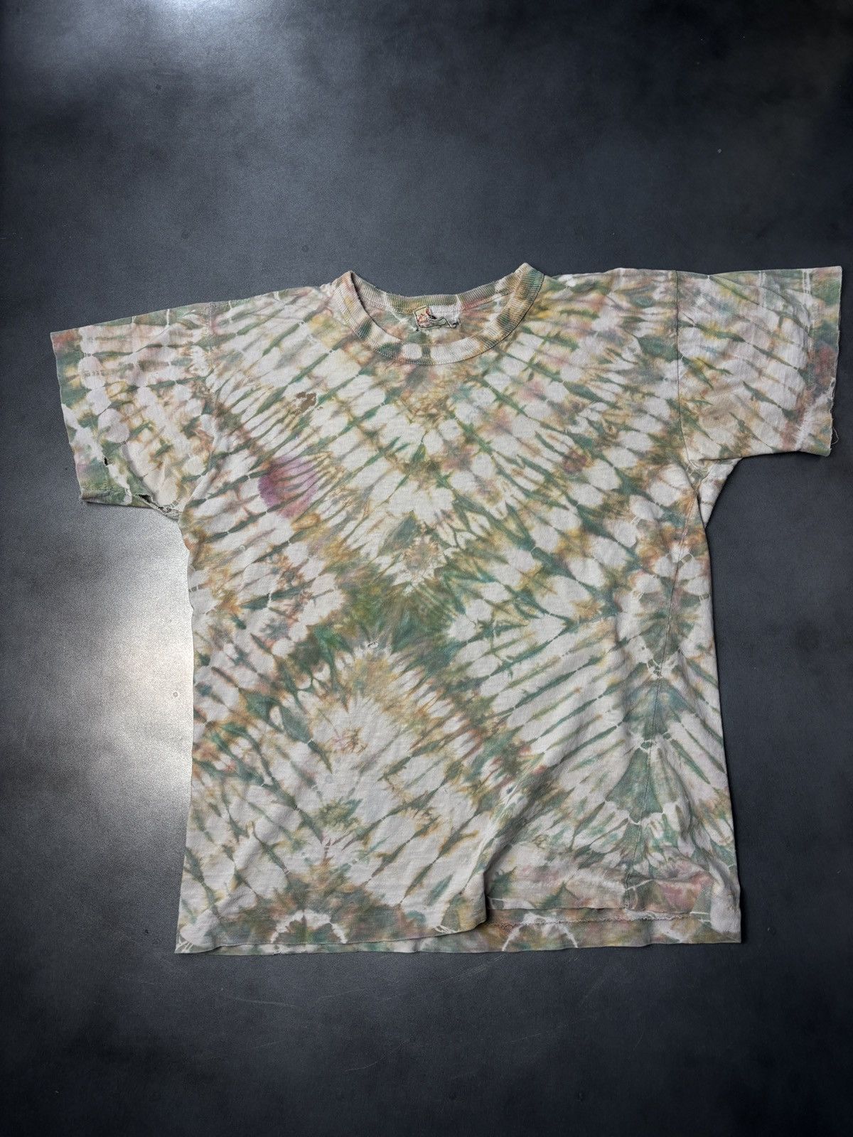 Vintage 1970s Tie Dye T-Shirt Vintage Thrashed Faded Distressed Swan Size US S / EU 44-46 / 1 - 17 Thumbnail
