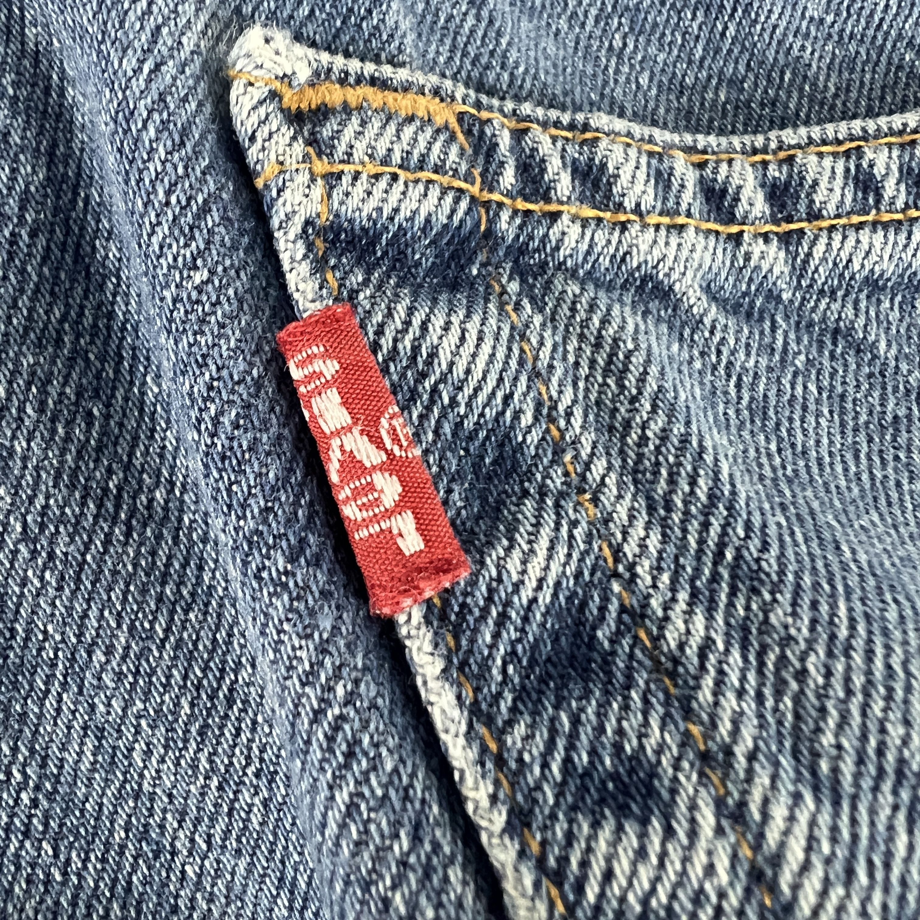Levi's × Vintage Y2K Levi's Jeans 550 Relaxed Blue Faded Cotton Denim Size US 33 - 11 Thumbnail