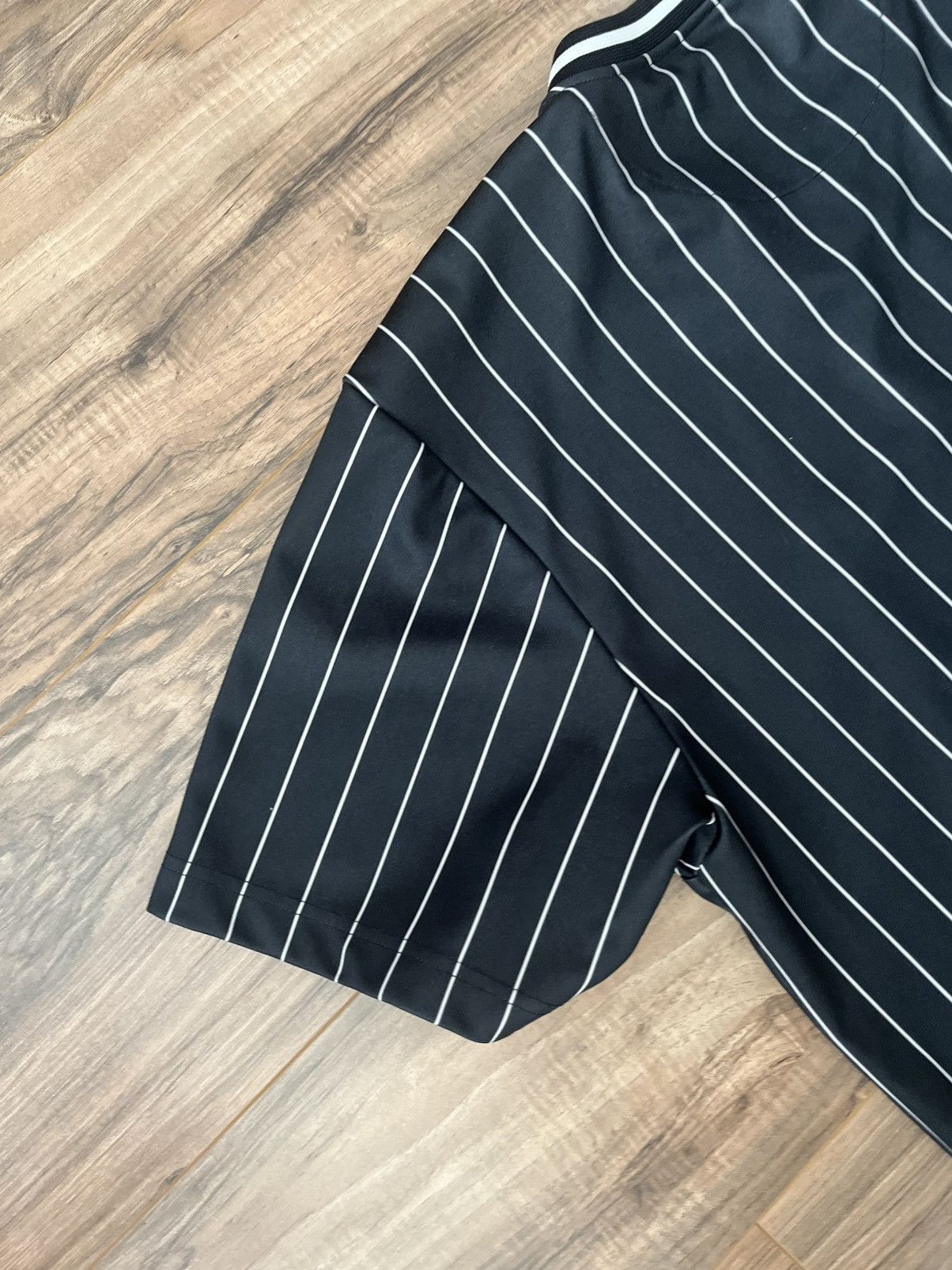 Supreme Supreme Pinstripe Baseball Jersey Size US XL / EU 56 / 4 - 15 Thumbnail