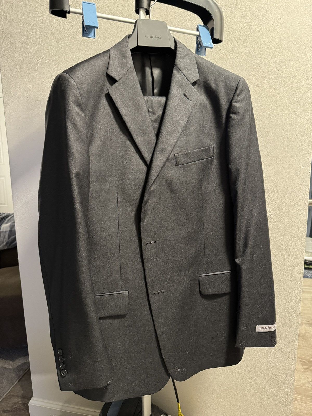 Hickey Freeman Hickey Freeman - 44l Milburn II Size 44L - 2 Thumbnail