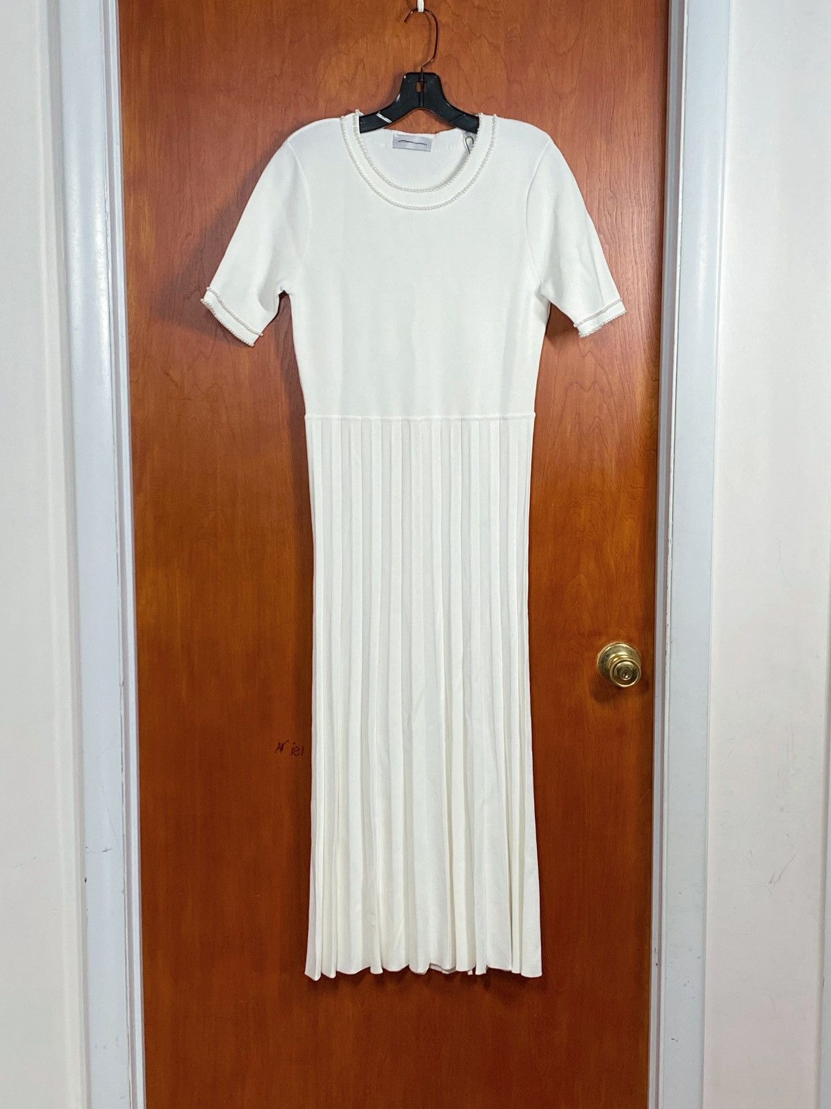 Elie Tahari Elie Tahari Pearl Embellished Knit Midi-Dress size M Size M / US 6-8 / IT 42-44 - 7 Thumbnail