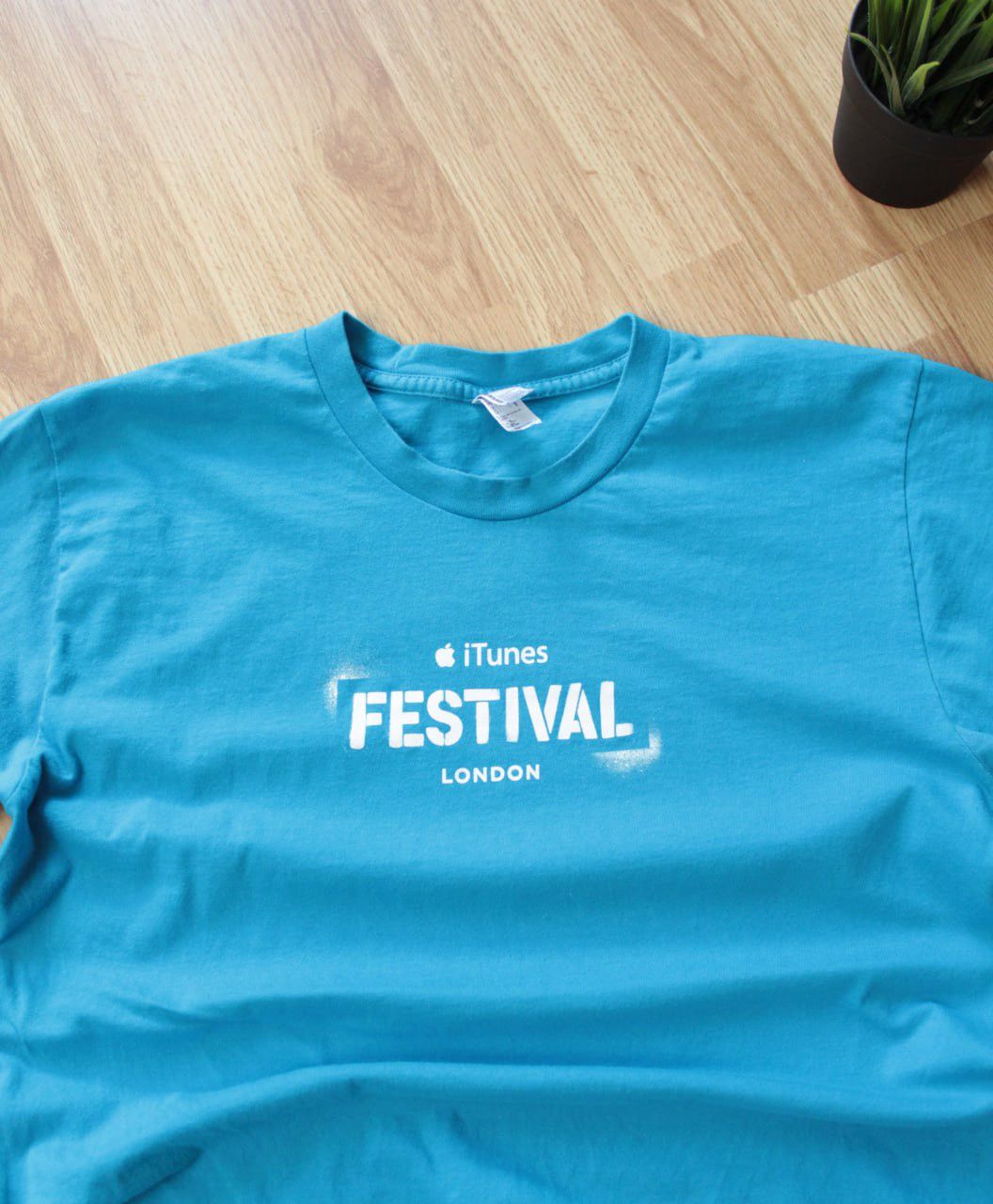 American Apparel × Apple × Vintage 🔥 Rare Apple iTunes Festival Y2K T Shirt Size US S / EU 44-46 / 1 - 2 Thumbnail
