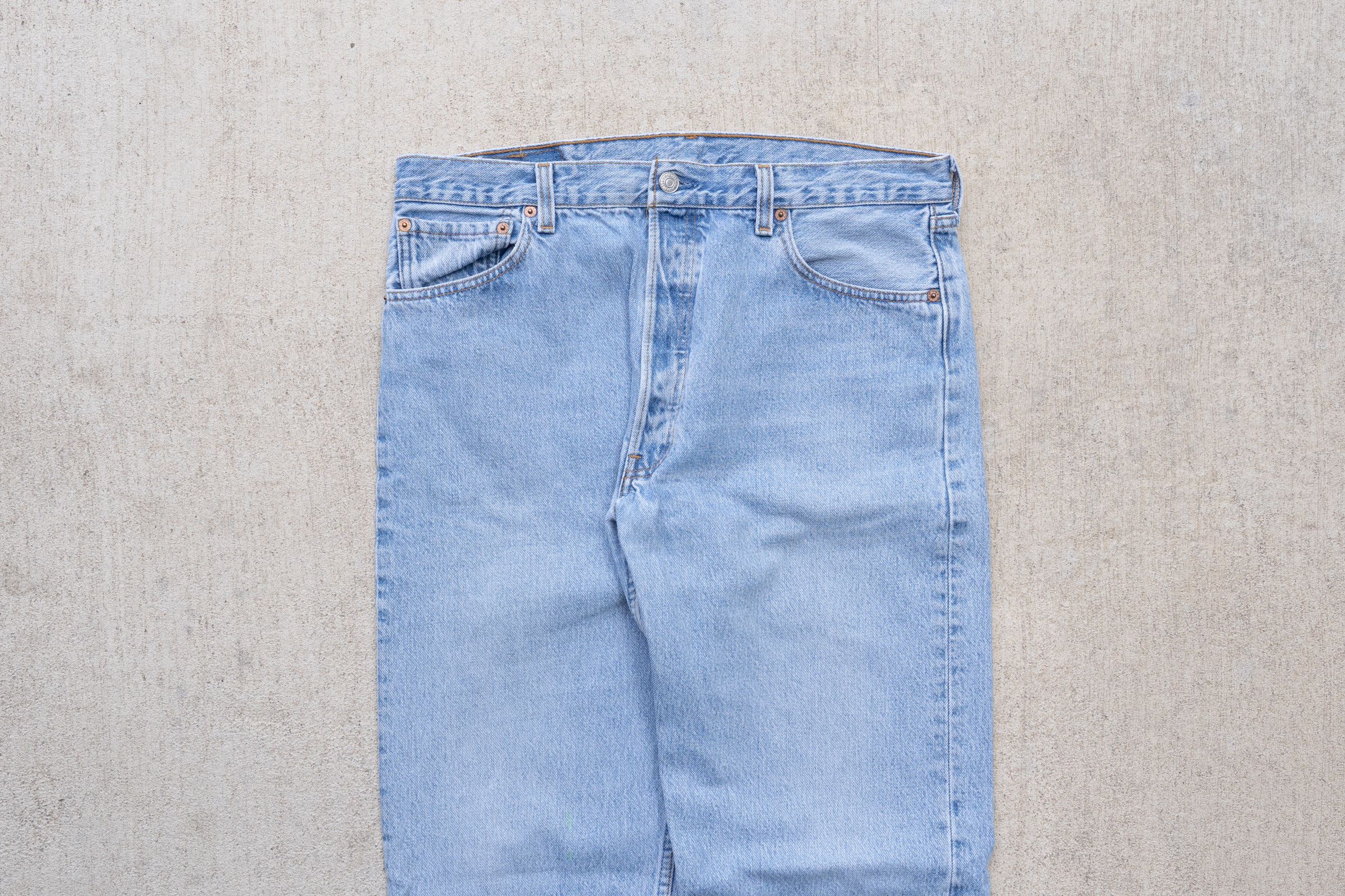 Levi's × Vintage Vintage 90s Levi's 501 Made in the USA Size US 35 - 2 Thumbnail