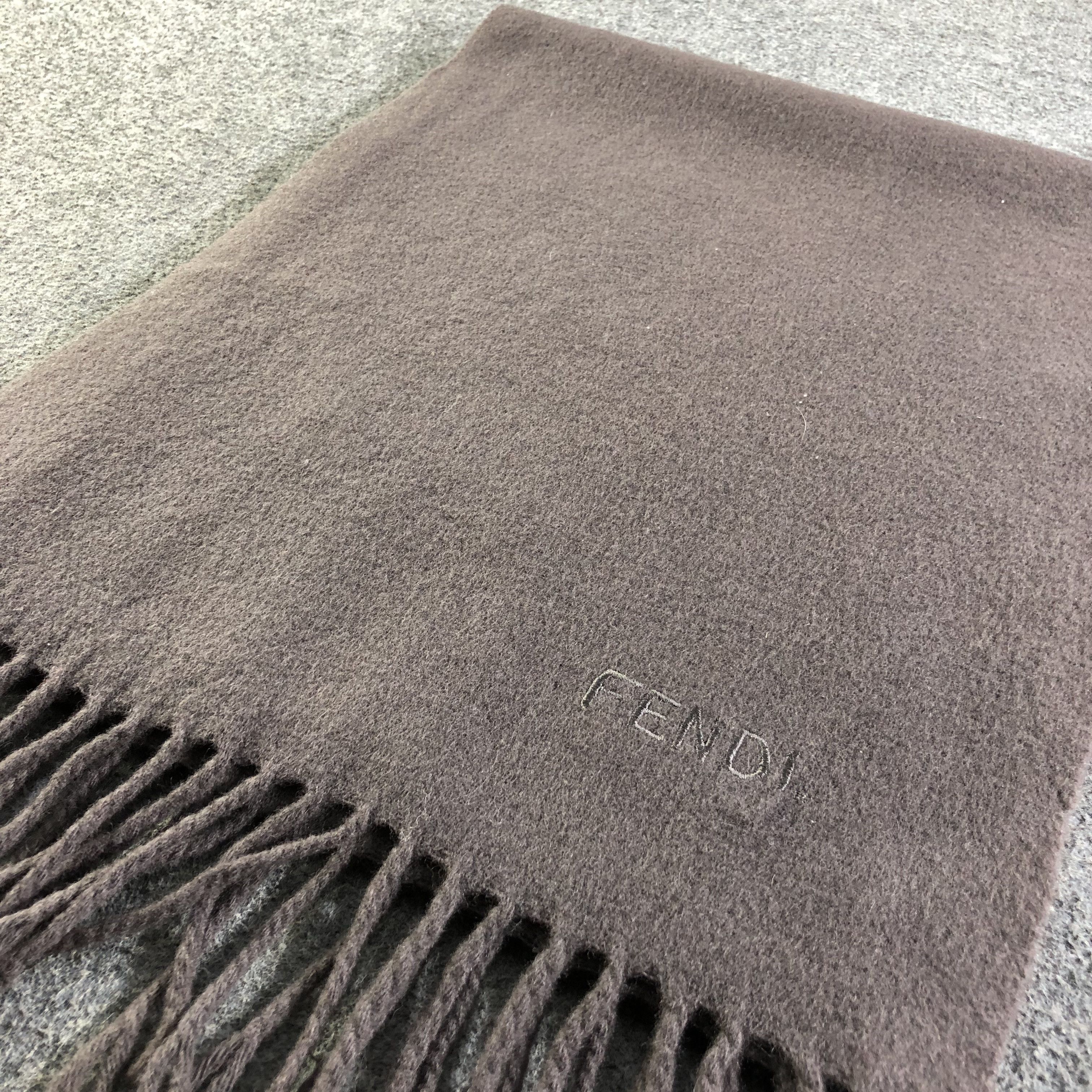 Fendi Fendi Plain Wool Scarf Muffler V1752 Size ONE SIZE - 3 Thumbnail