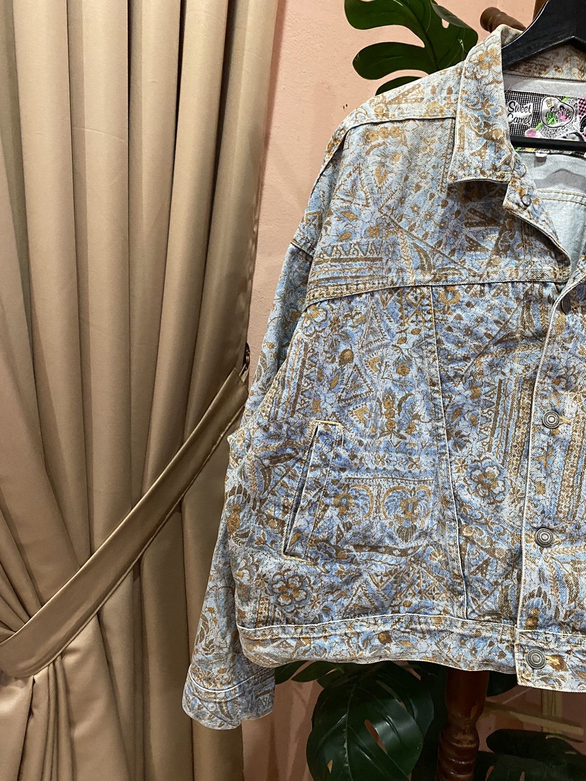 Japanese Brand Sweet Camel Vintage Printed Denim Jacket – Unique Streetwear Size US L / EU 52-54 / 3 - 6 Thumbnail