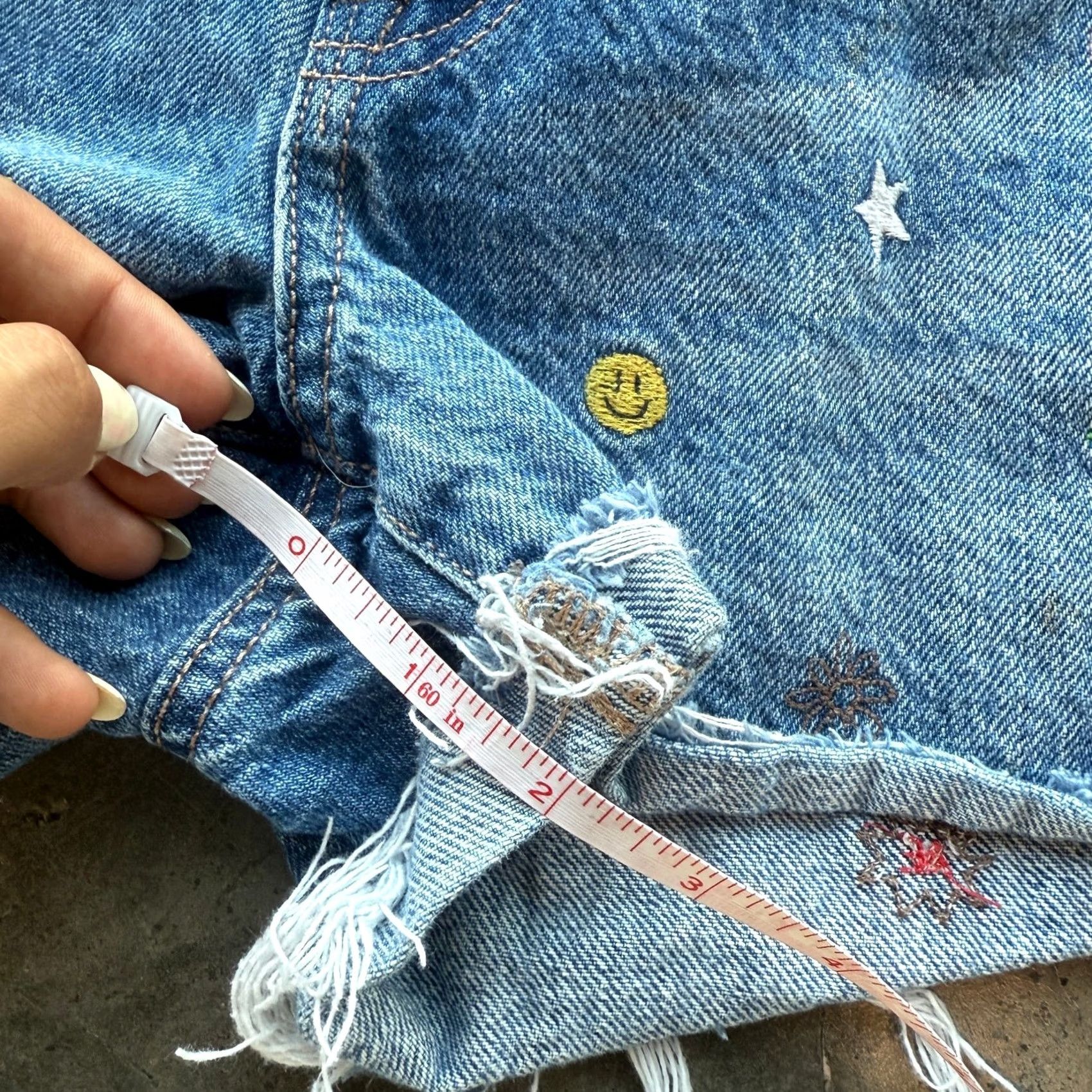 Vintage VINTAGE Y2K Embroidered American Eagle Smiley 90s Boyfriend Denim Shorts 2 Size 26" / US 2 / IT 38 - 4 Thumbnail