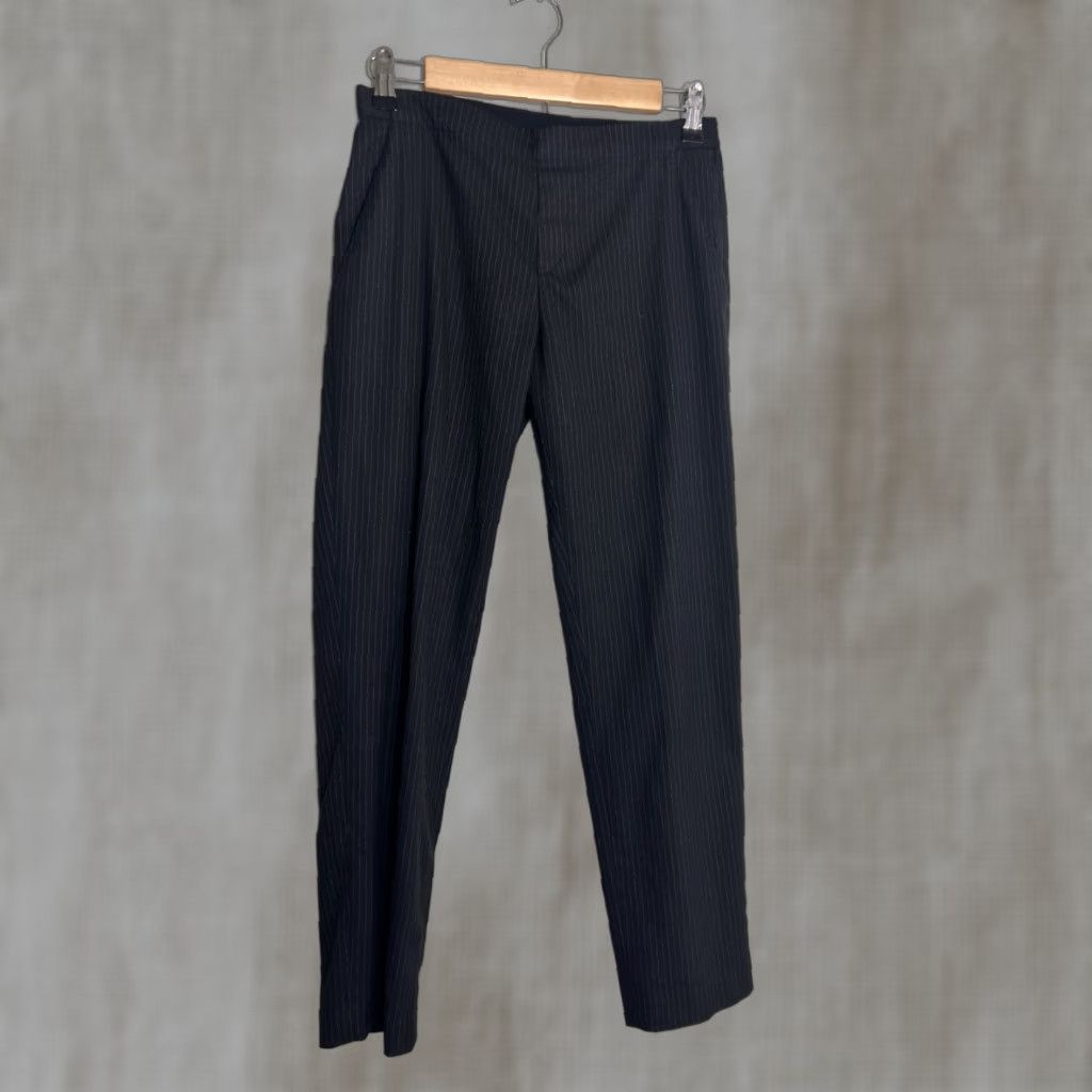 Uniqlo Uniqlo Pants Dress Pants Womens Small Black Pinstripe Polyester Elastane Viscose 26x27 Ladies Size 28" / US 6 / IT 42 - 1 Thumbnail