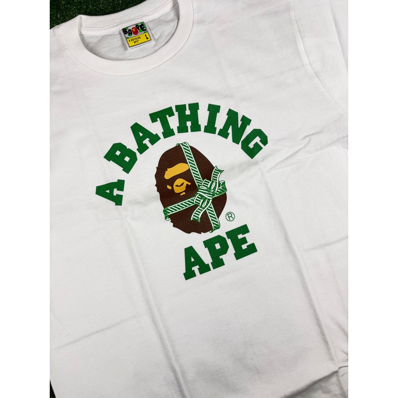 Bape BAPE Christmas College White/Green T-Shirt Size Medium Size US M / EU 48-50 / 2 - 2 Thumbnail