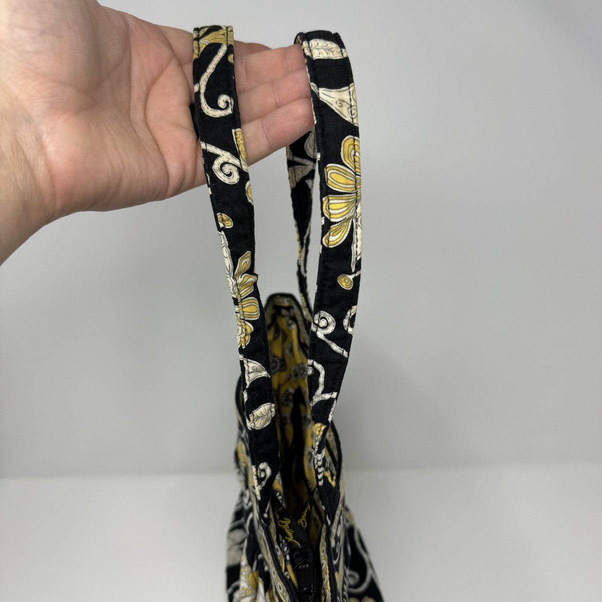 Vera Bradley VERA BRADLEY Yellow Bird Morgan Bucket Purse Zip Retired Size ONE SIZE - 7 Thumbnail