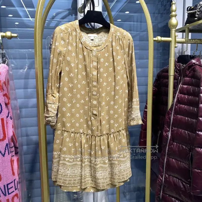 Burberry Burberry Yellow Silk Dress for Women. Size XS / US 0-2 / IT 36-38 - 1 Thumbnail