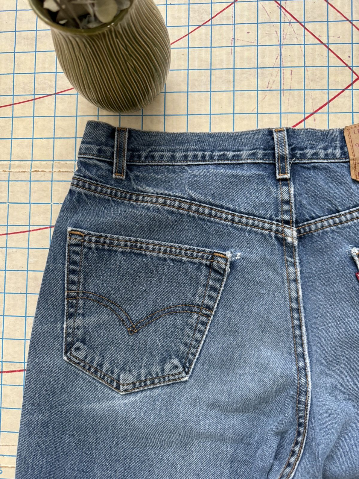 Levi's × Levi's Vintage Clothing × Vintage Vintage Levi’s 550 Medium Wash Size 36 Relaxed Baggy Fit Size US 36 / EU 52 - 12 Thumbnail