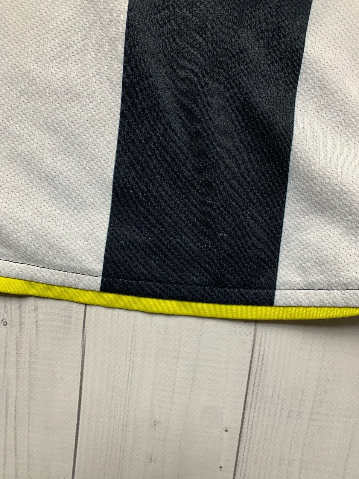 Nike × Vintage Vintage Nike Juventus soccer jersey size XL striped Size US XL / EU 56 / 4 - 7 Thumbnail