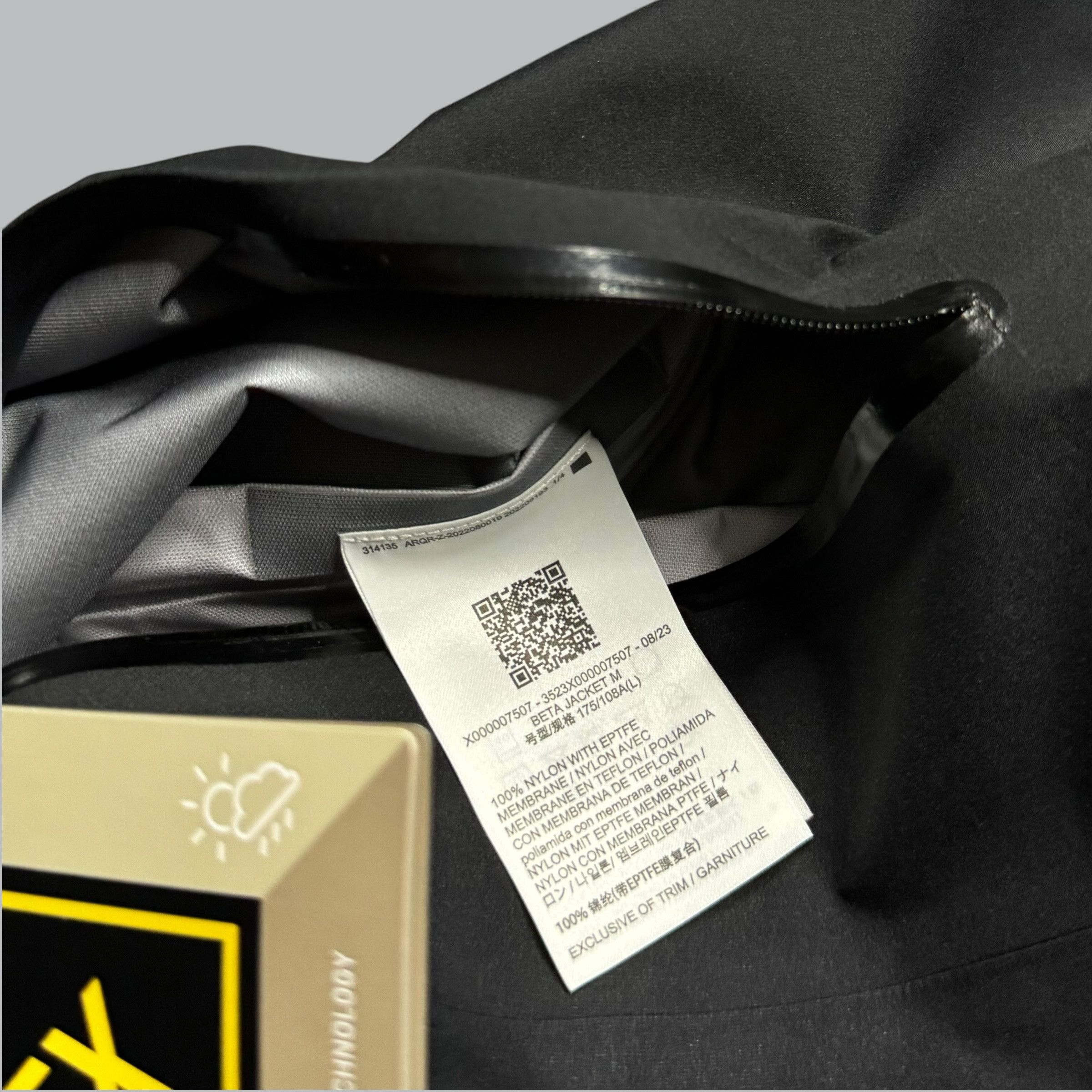 Arc'teryx Arcteryx beta M black gore tex jacket size L Size US L / EU 52-54 / 3 - 8 Thumbnail