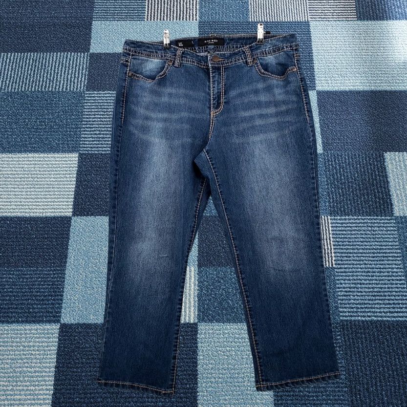 Nine West Nine West Womens Jeans 16/33 Mid-Rise Crop Rhinestone Pocket Medium Blue Denim Size 38" / US 16 / IT 52 - 1 Thumbnail