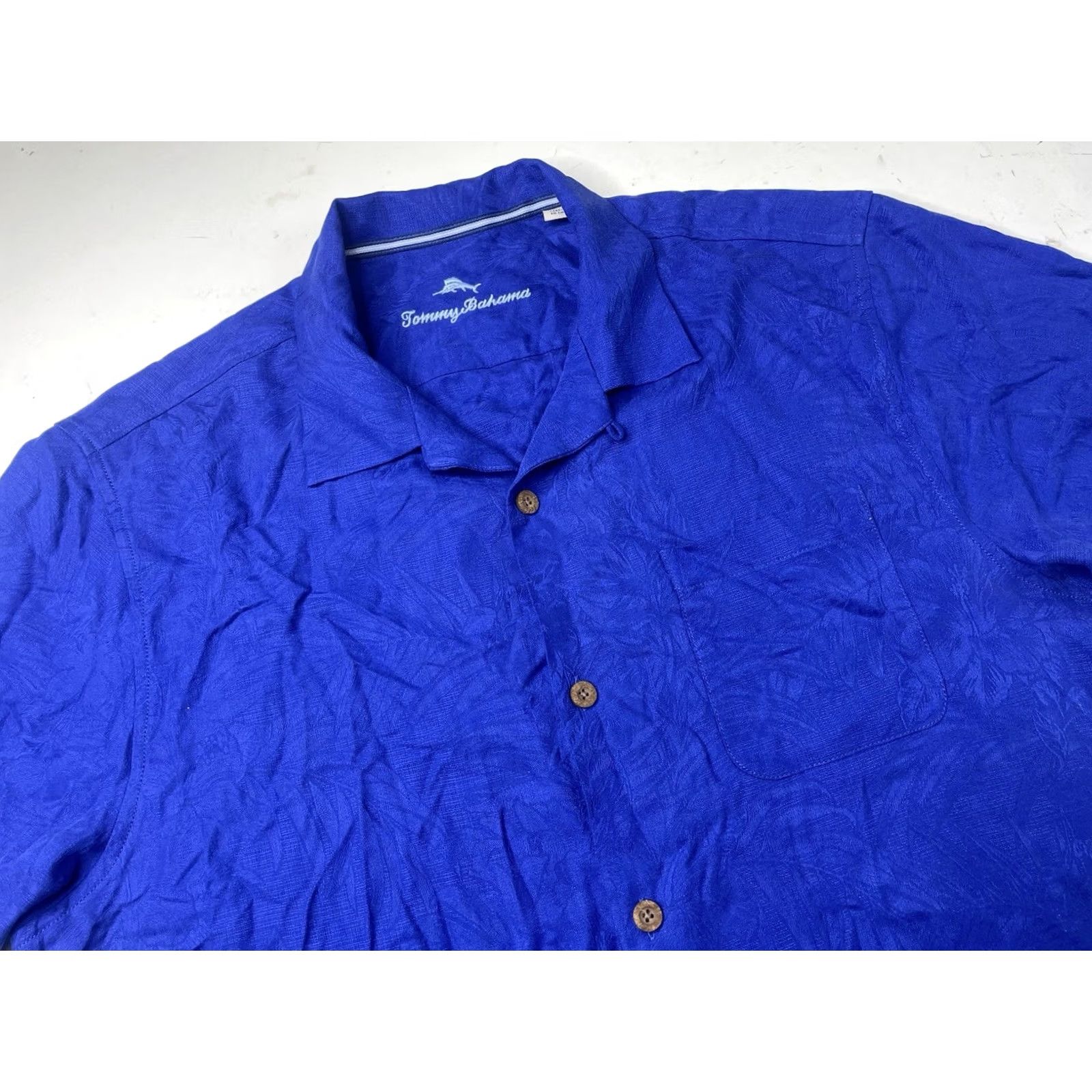 Tommy Bahama Tommy Bahama Shirt Blue Silk Short Sleeve L Men Hibiscus Floral Button-Up, Floral, Camp Shirt Size US L / EU 52-54 / 3 - 2 Thumbnail