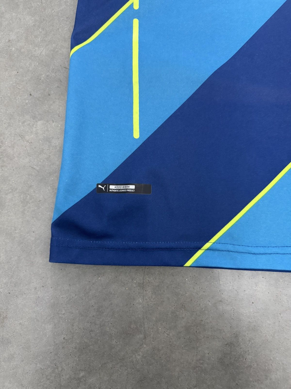 Puma 2014 Arsenal FC Alexis Sanchez Soccer Jersey Blue Puma #17 Size US S / EU 44-46 / 1 - 4 Thumbnail