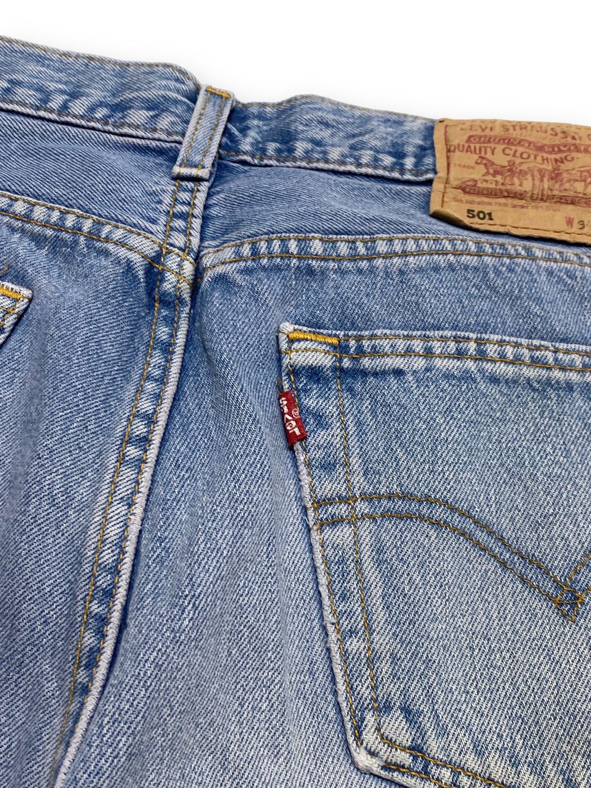 Levi's Vintage Clothing 90s Vintage LEVI'S Light Blue Denim Distressed Shorts Size US 31 - 10 Thumbnail