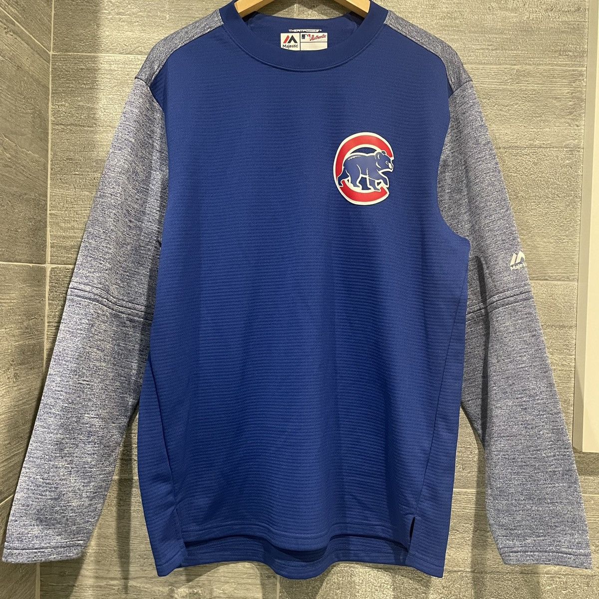 Majestic MAJESTIC CHICAGO CUBS MENS BLUE ON-FIELD TECH SWEATSHIRT Size US M / EU 48-50 / 2 - 1 Thumbnail