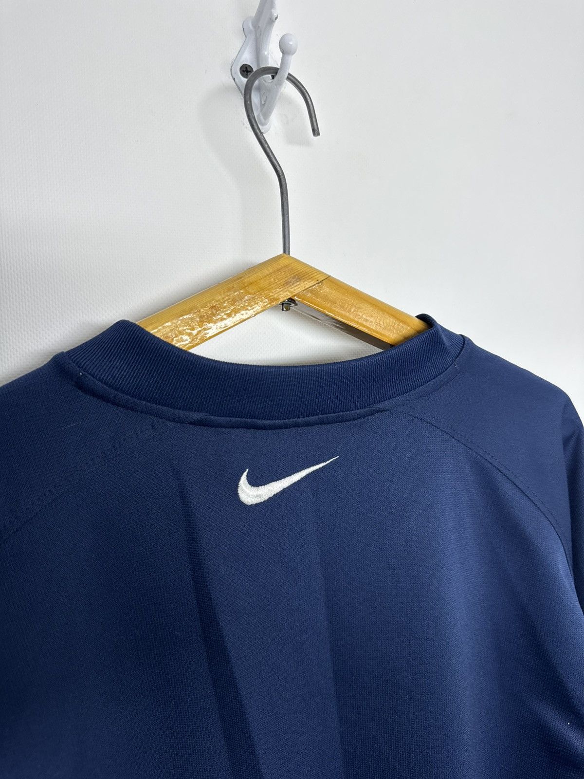 Nike Vintage Y2k Nike Big Swoosh streetwear t-shirts 90’s Size US M / EU 48-50 / 2 - 6 Thumbnail