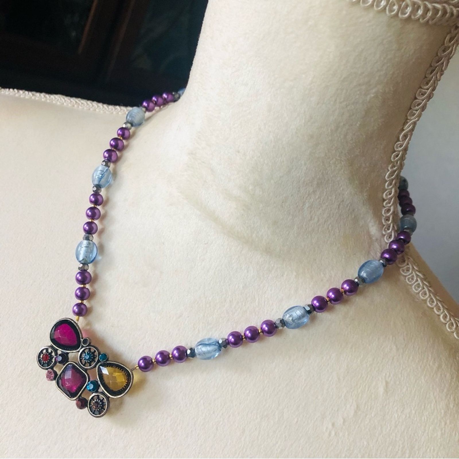 Handmade Handcrafted repurpose regal look pendant Pearl necklace Size ONE SIZE - 4 Thumbnail