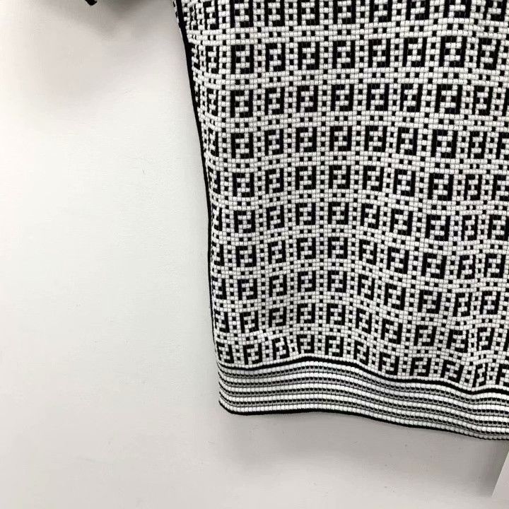 Fendi Fendi Logo All-over Print Crewneck Knit Size US XXS / EU 40 - 4 Thumbnail