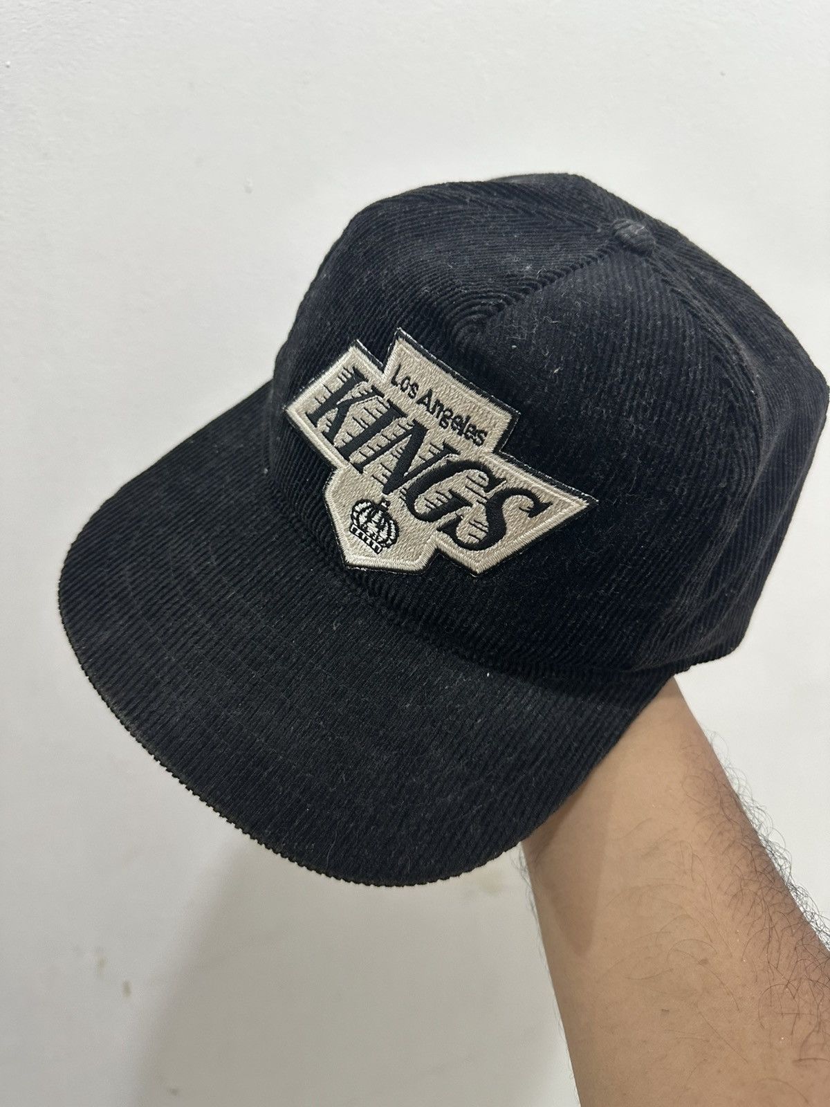 NFL RARE Corduroy Los Angeles Kings Snapback Size ONE SIZE - 1 Thumbnail