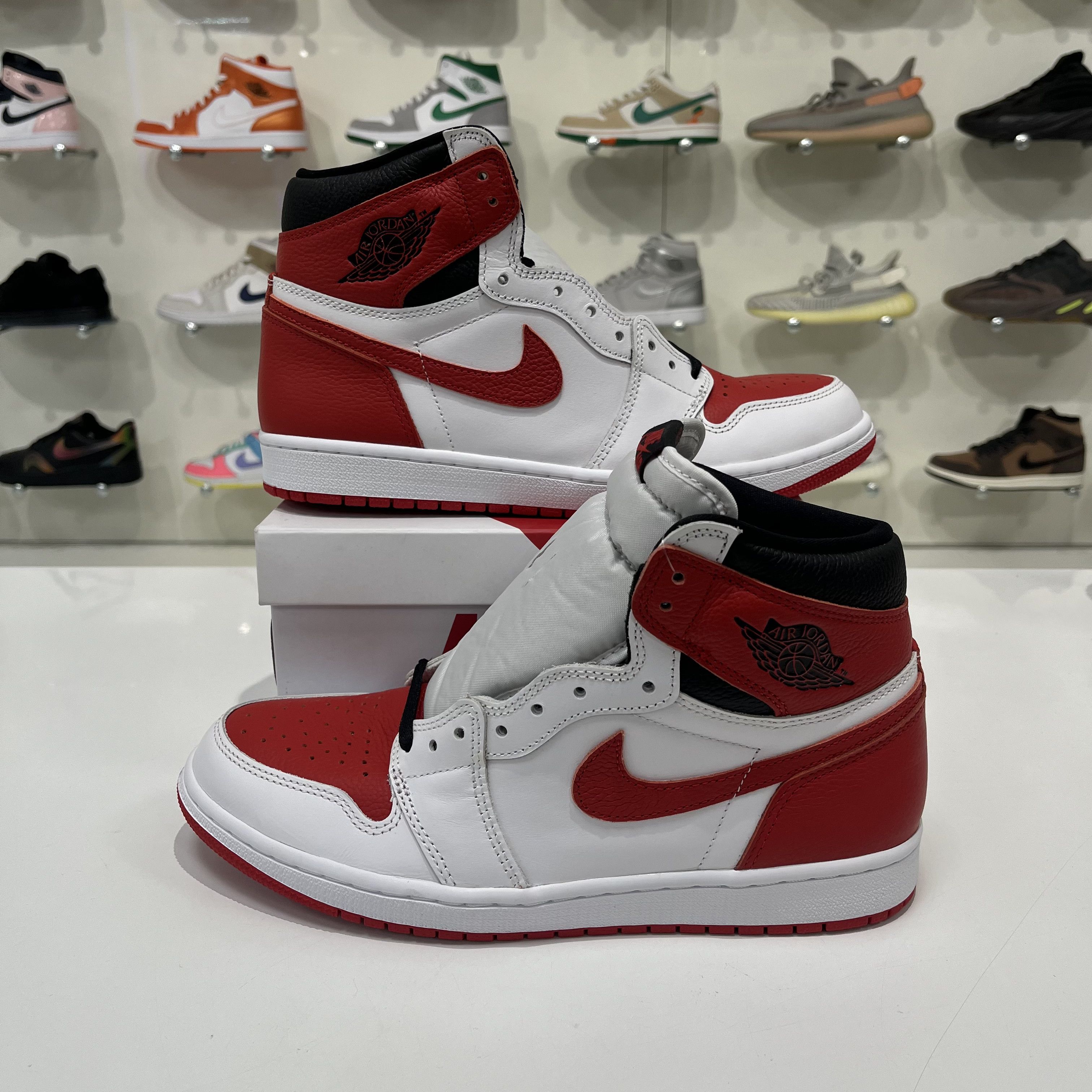 Nike Air Jordan 1 Retro High OG Heritage Size US 10 / EU 43 - 1 Thumbnail