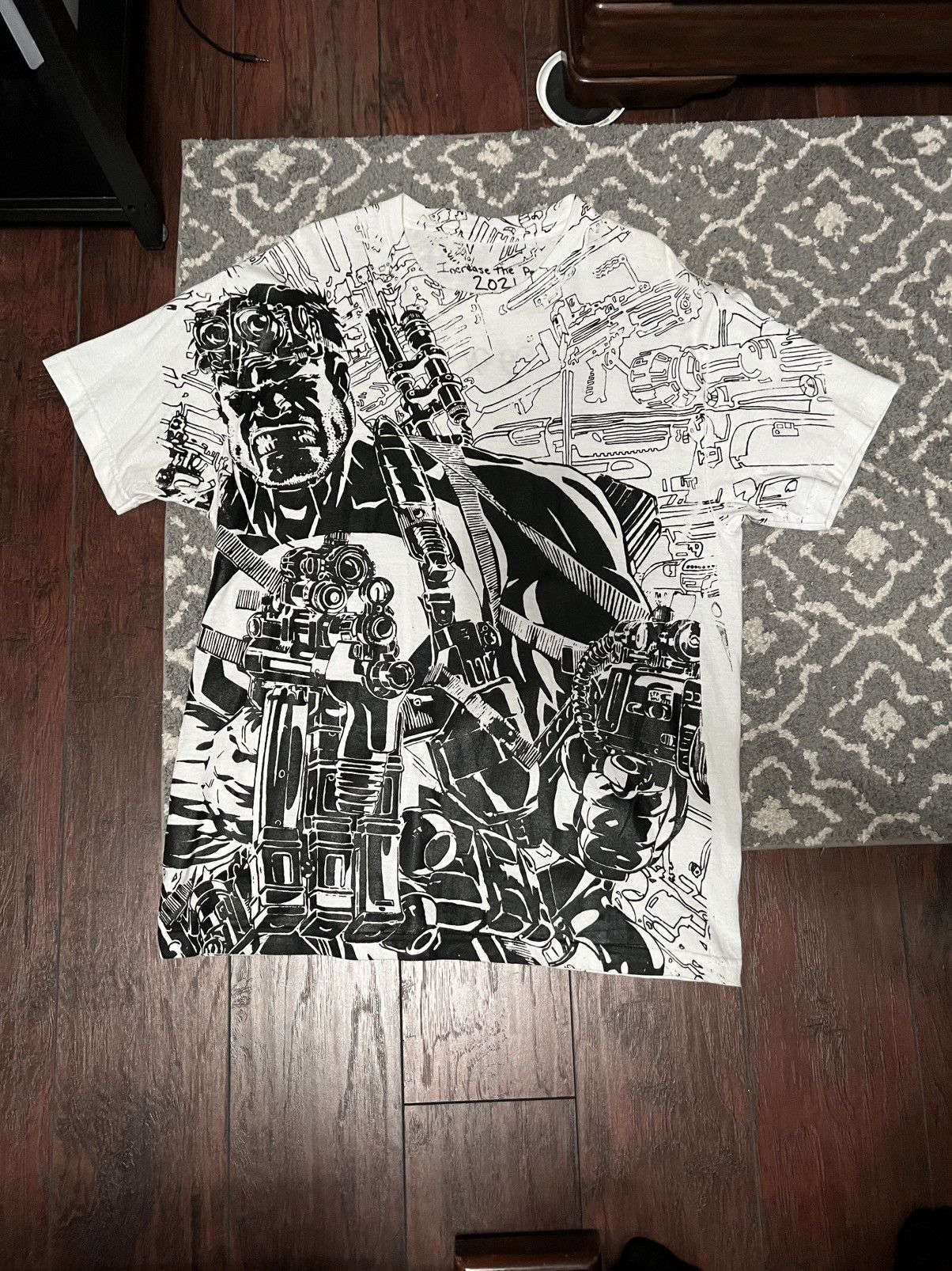 Marvel Comics × Vintage Vintage Marvel All Over Print Punisher tee Size US L / EU 52-54 / 3 - 1 Thumbnail