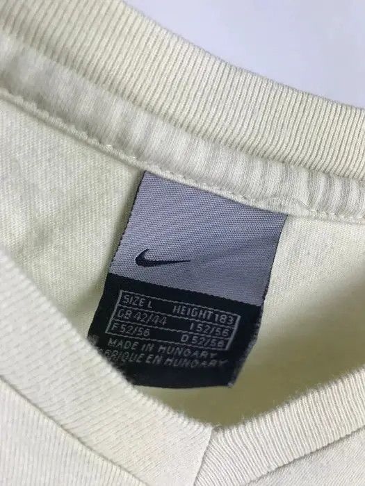 Nike Nike T-shirt swoosh vintage size Large 90s Size US L / EU 52-54 / 3 - 4 Thumbnail