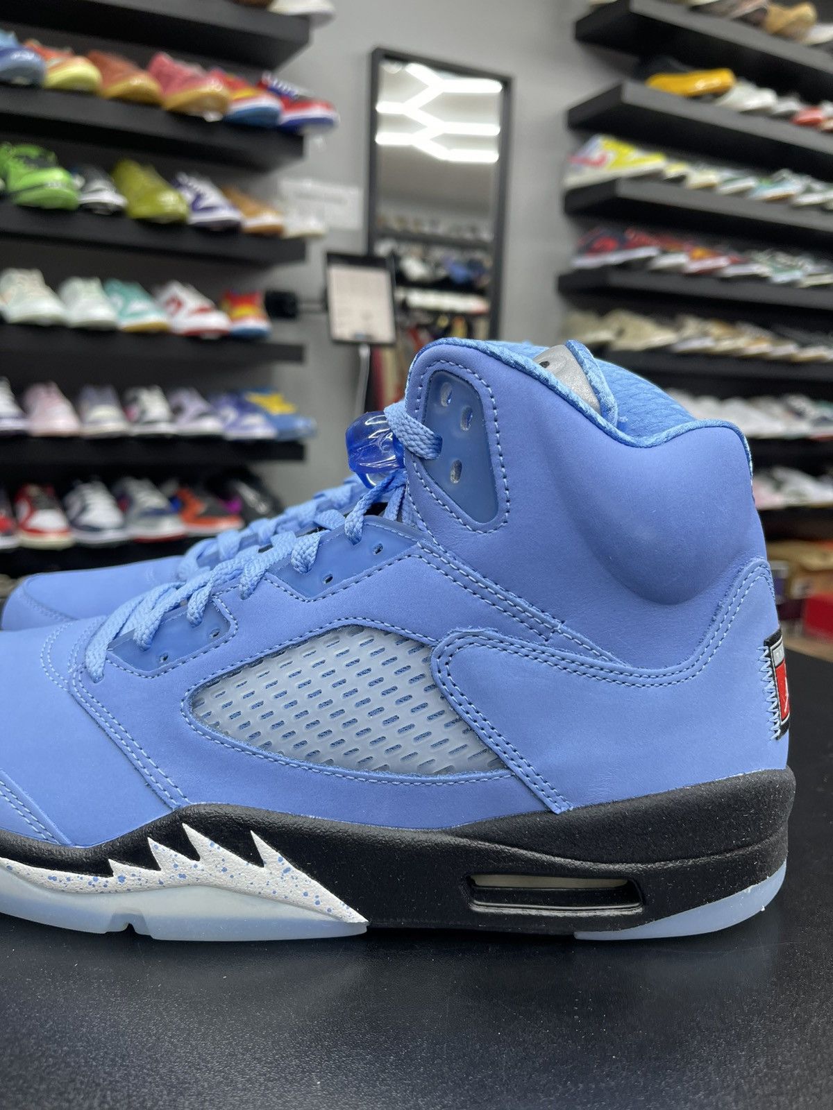 Jordan Brand Size 11 - Jordan 5 Retro UNC University Blue Size US 11 / EU 44 - 3 Thumbnail
