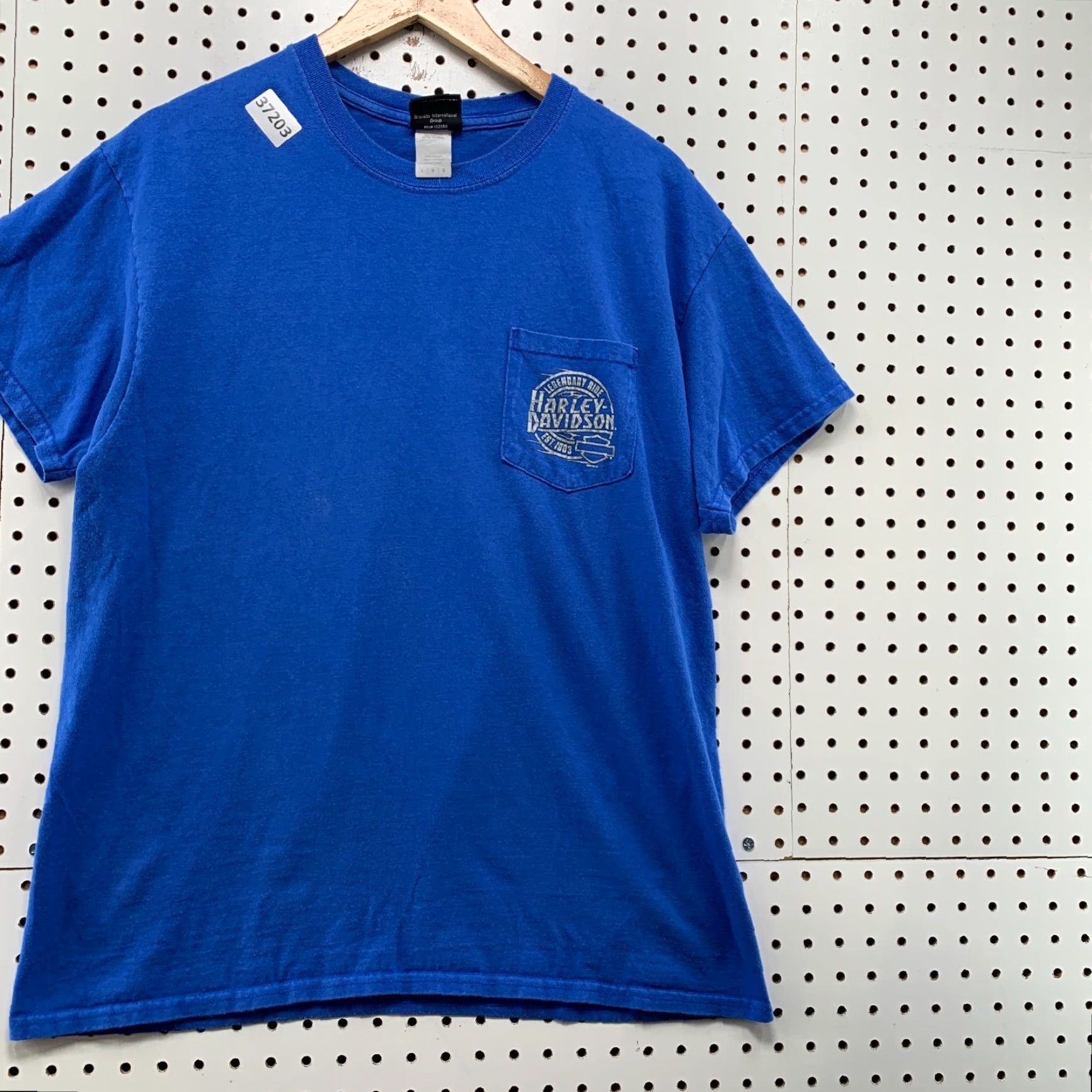 Harley Davidson VINTAGE Harley-Davidson Pocket Shirt Mens Large Blue Peoria Illinois Motorcycle 20x27.5 Shirt Mens Blue Vintage Harley-Davidson Pocket Shirt 20x27.5 Size US L / EU 52-54 / 3 - 5 Thumbnail