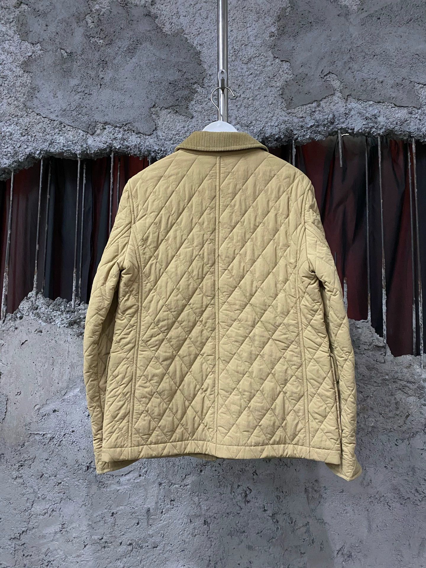 Burberry Burberry Shield Quilted S Jacket Size S / US 4 / IT 40 - 2 Thumbnail
